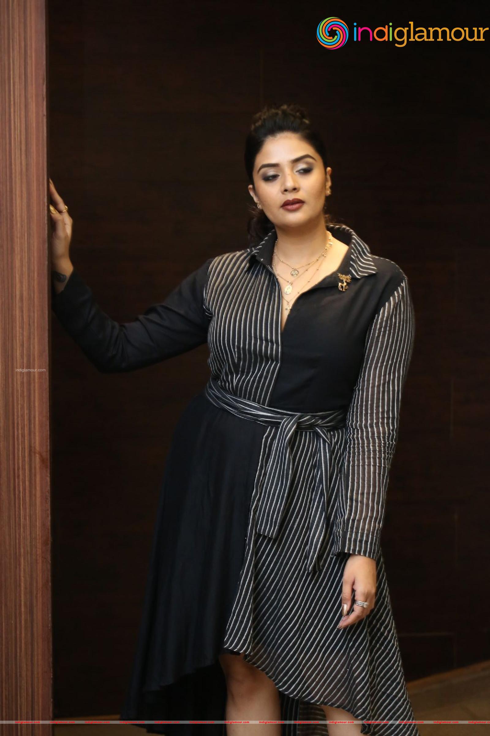 Sreemukhi Actress hd photo