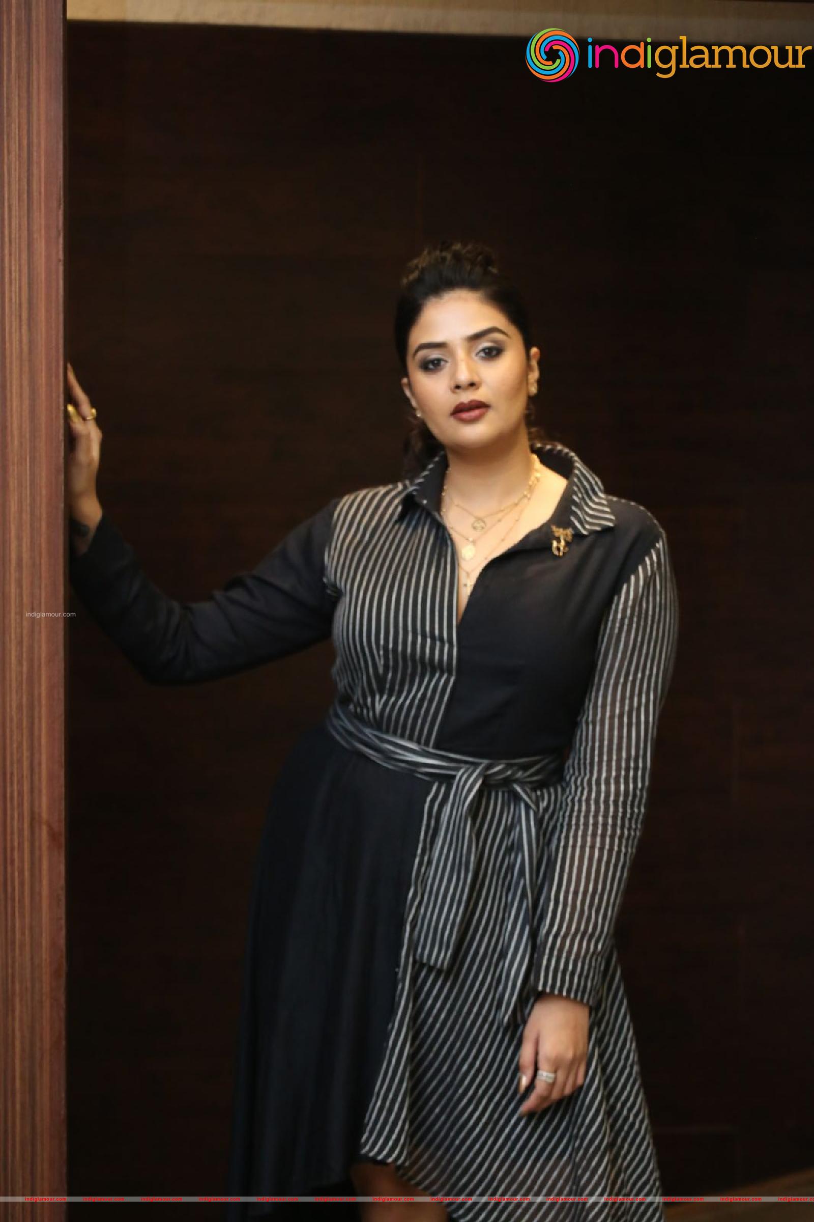 Sreemukhi Actress hd photo