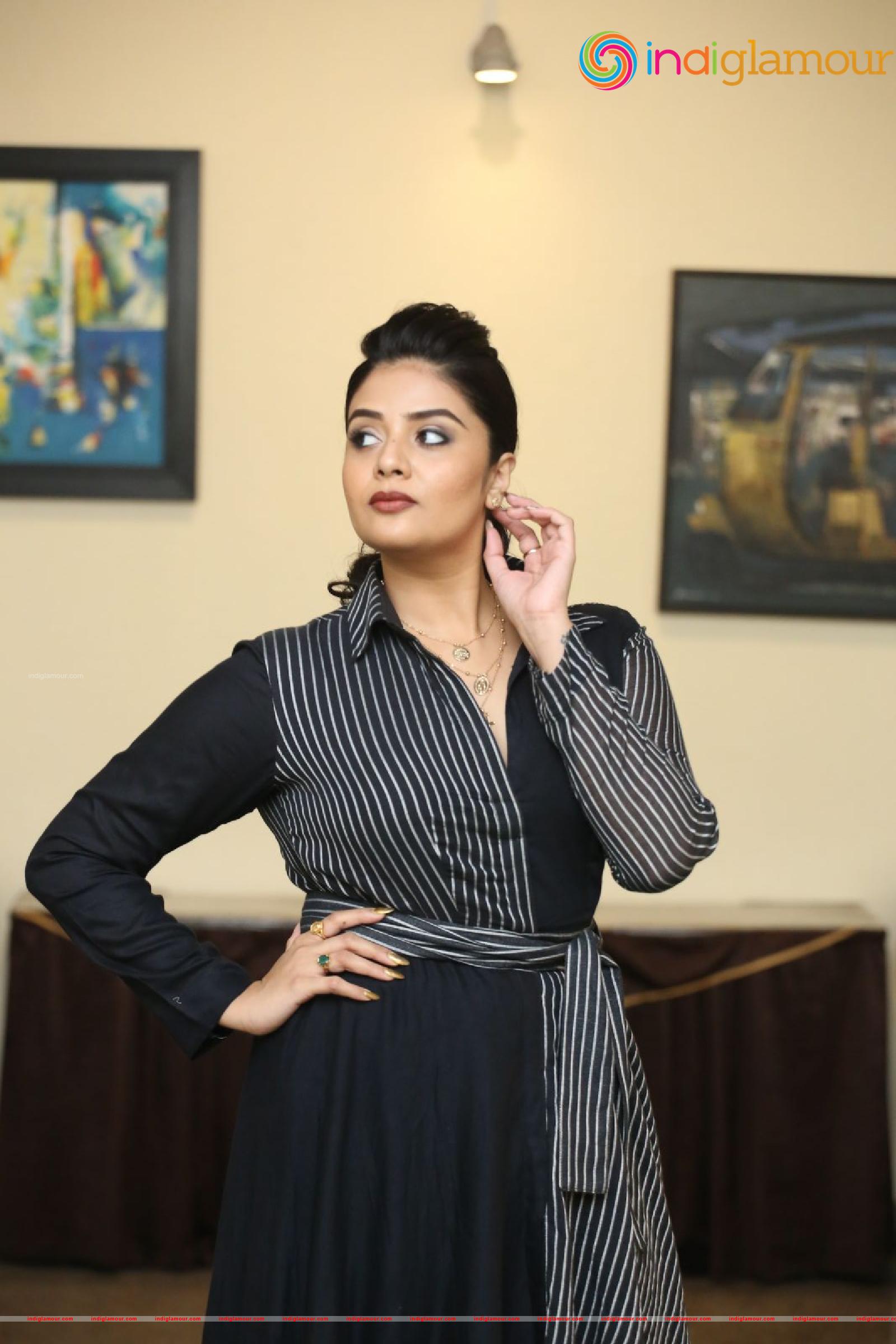 Sreemukhi Actress hd photo