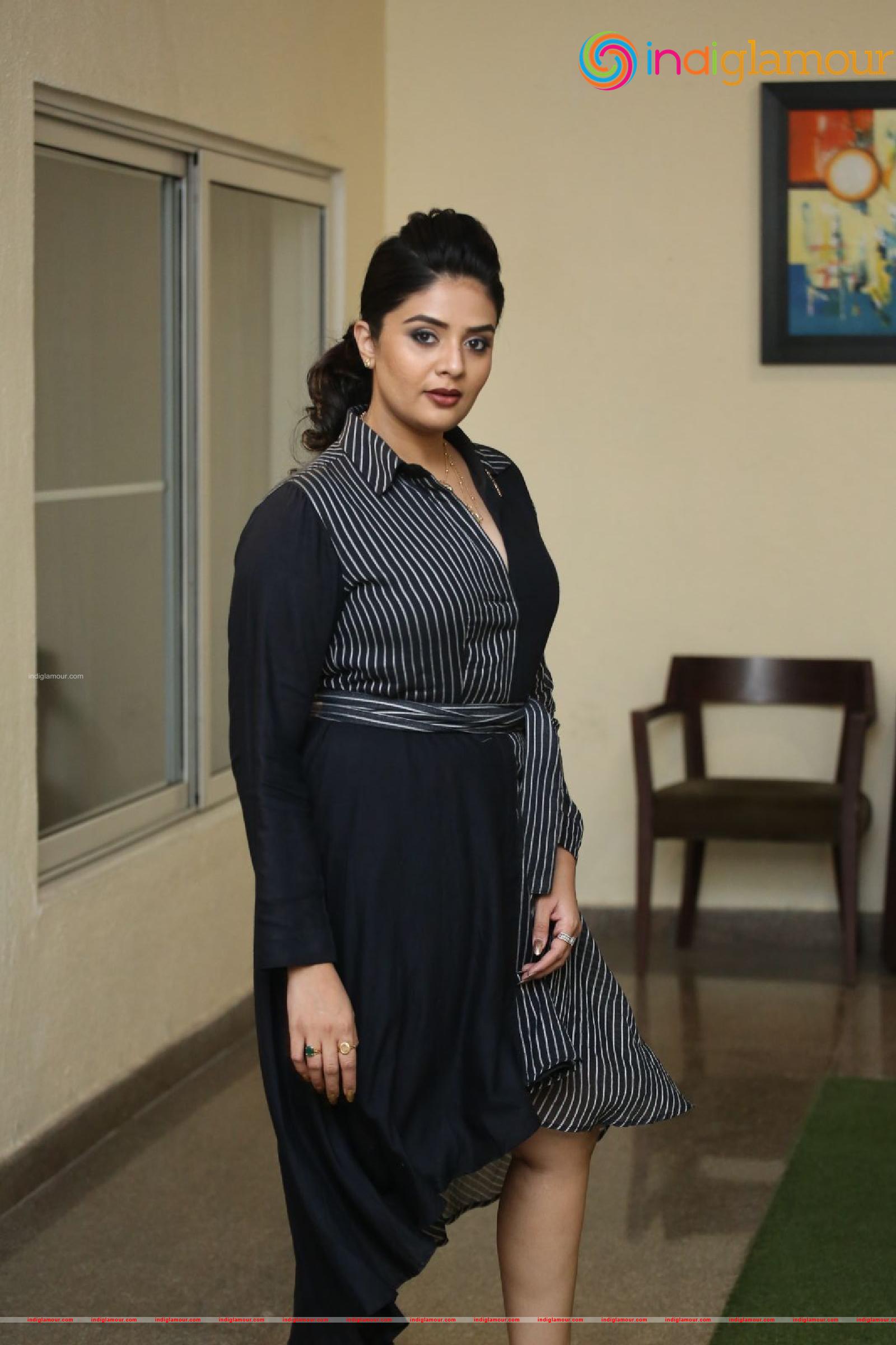 Sreemukhi Actress hd photo