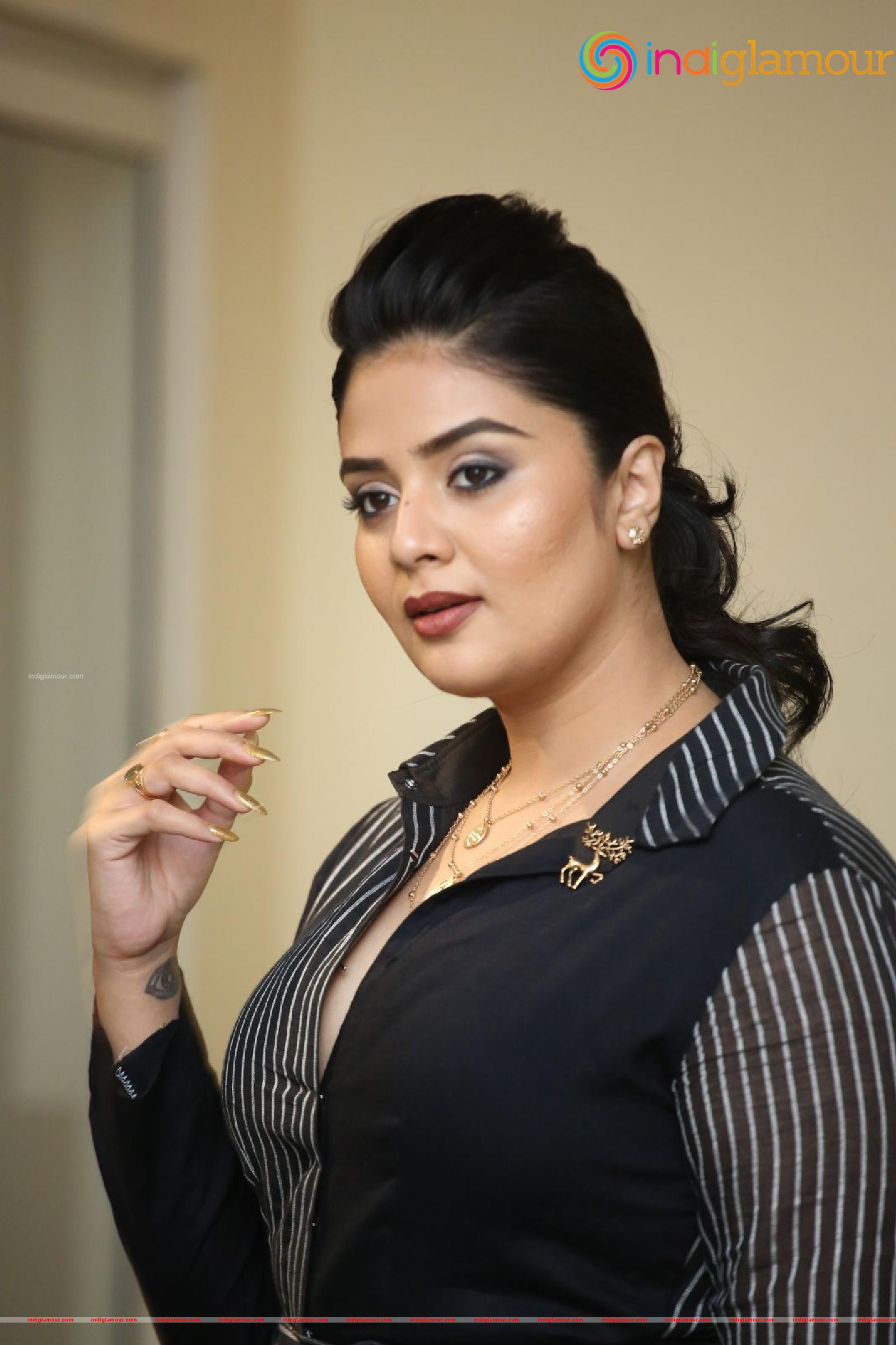 Sreemukhi Actress hd photo