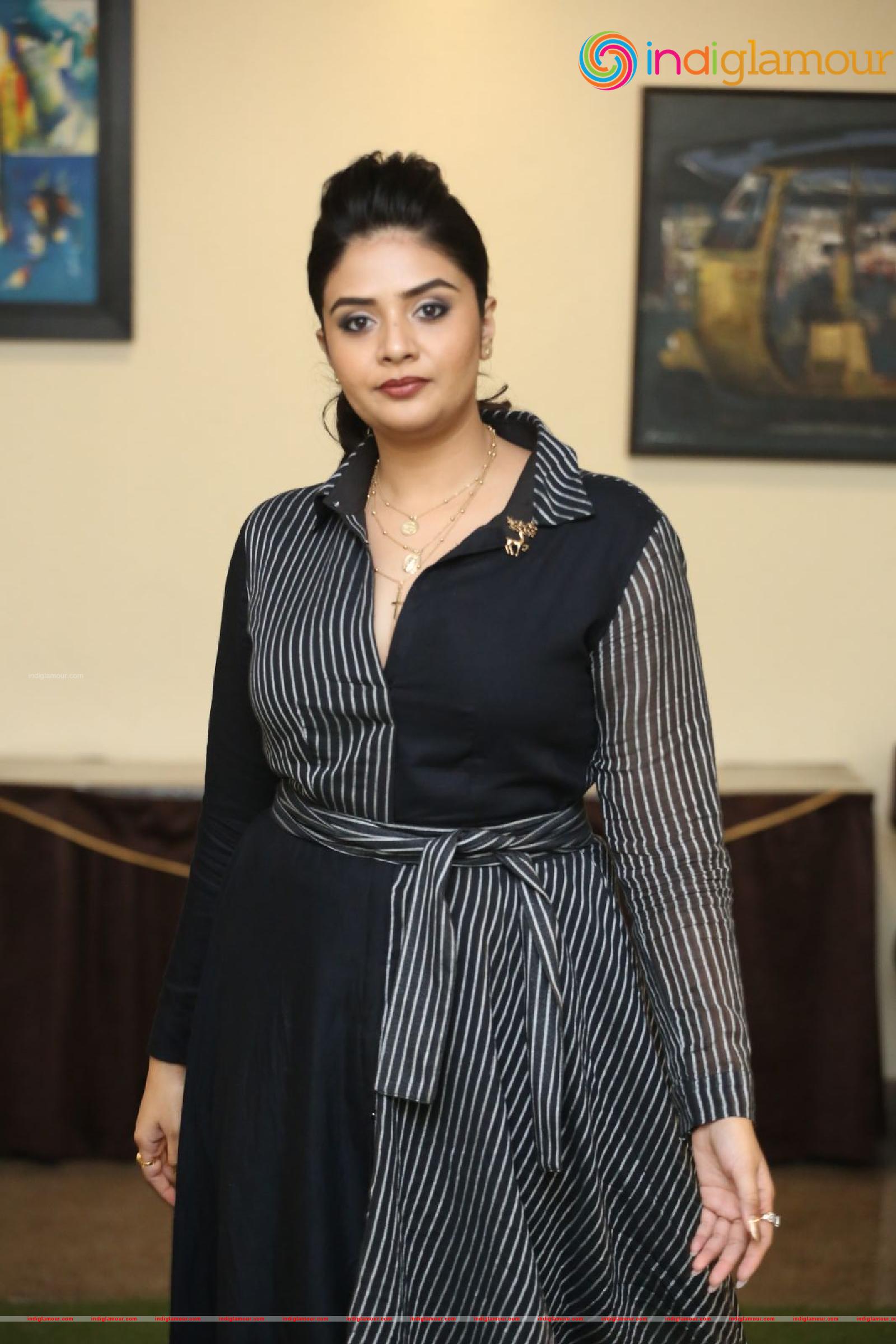 Sreemukhi Actress hd photo