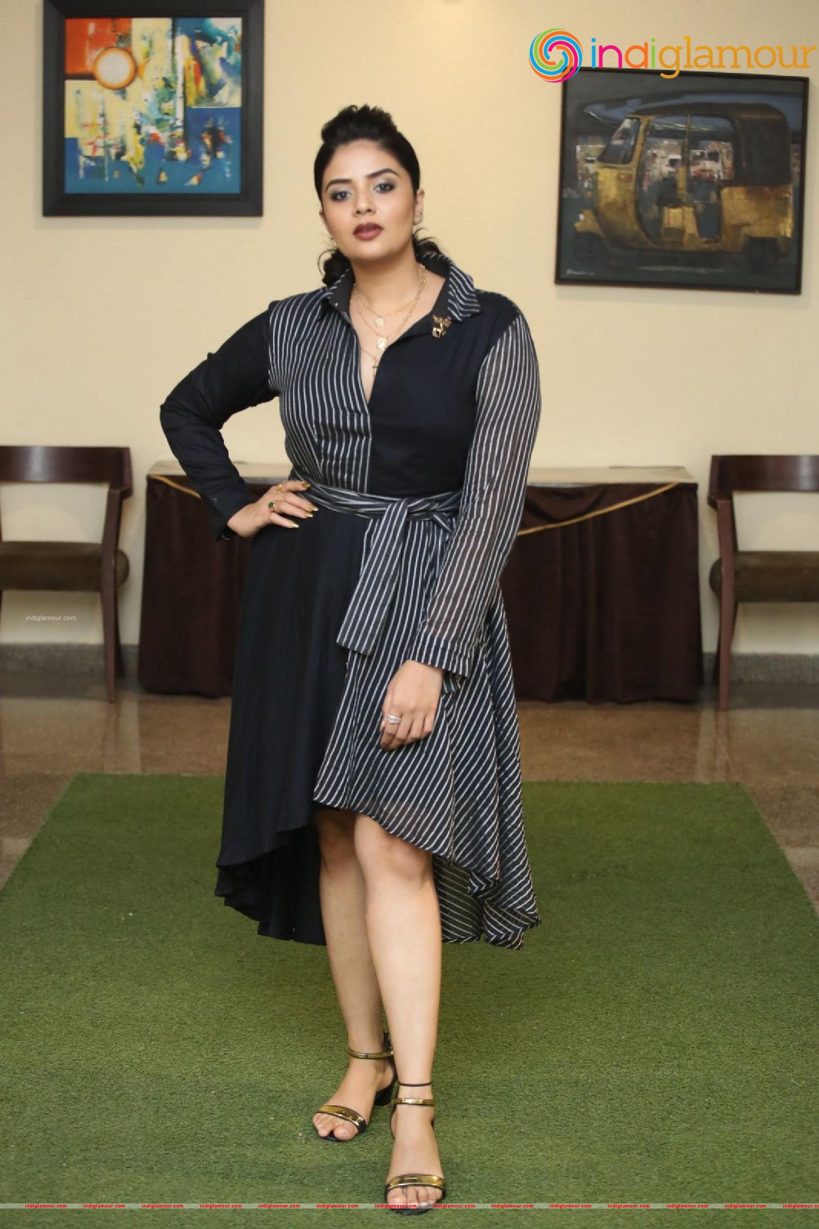 Sreemukhi Actress hd photo