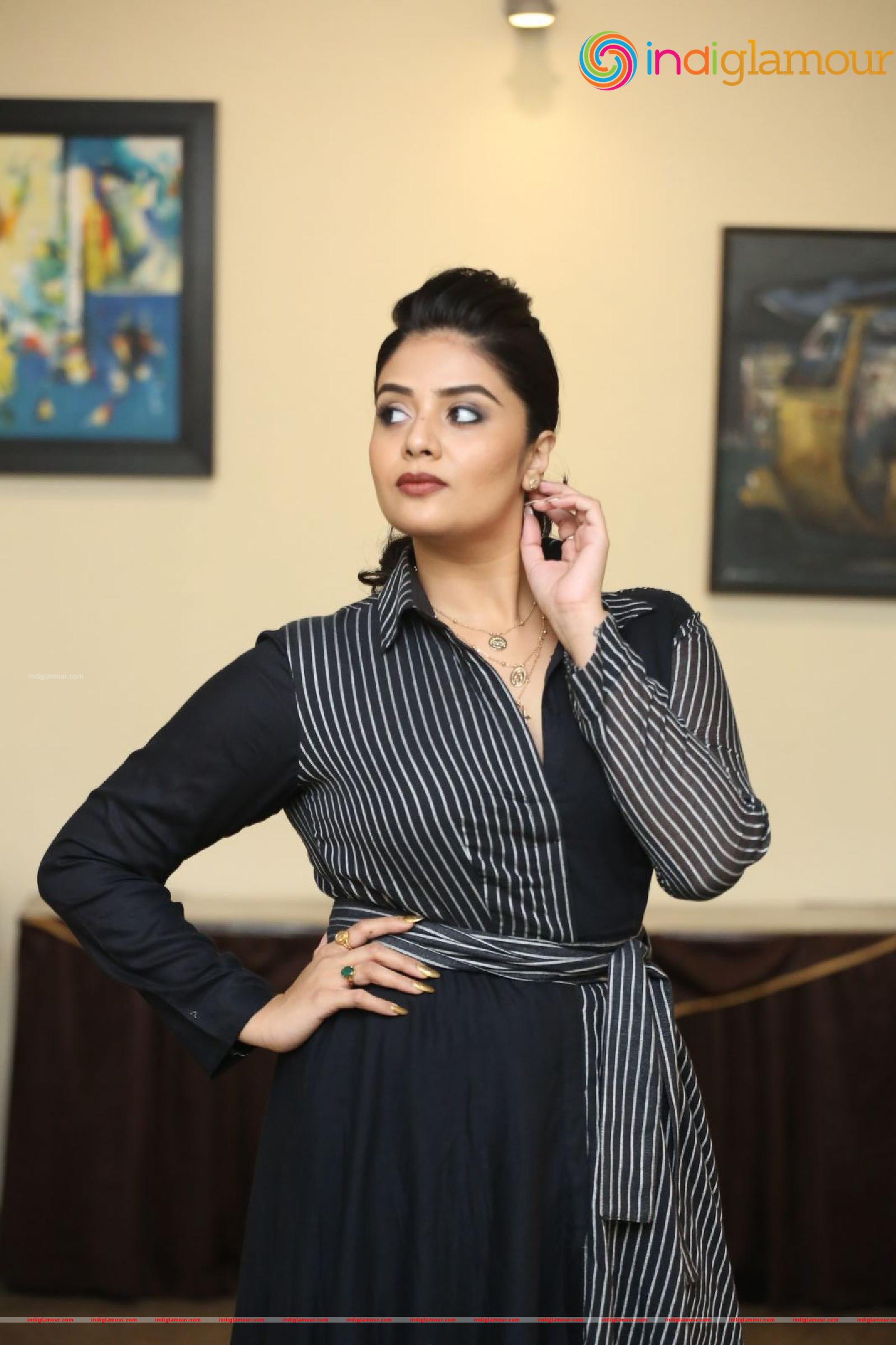 Sreemukhi Actress hd photo