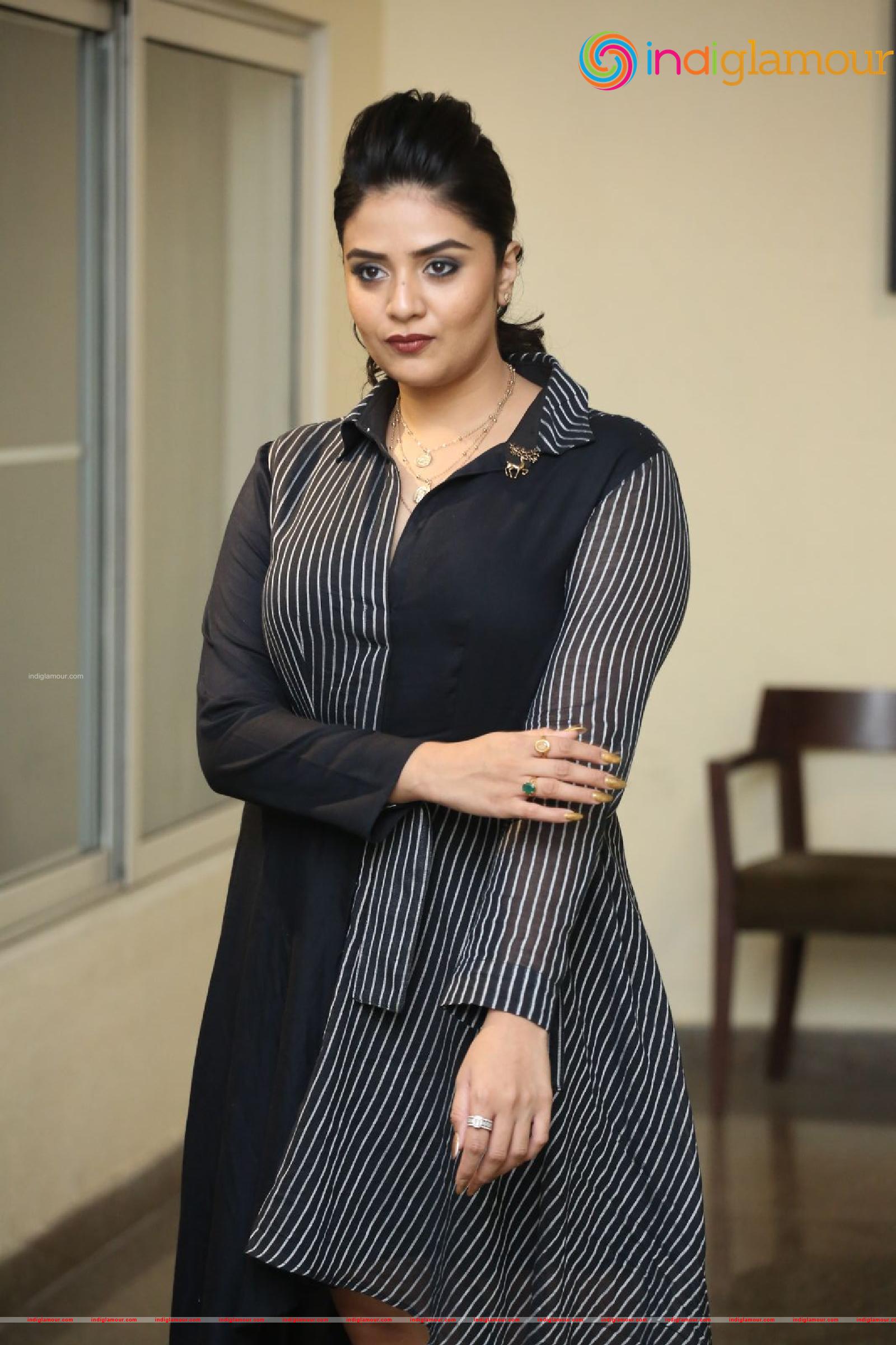 Sreemukhi Actress hd photo