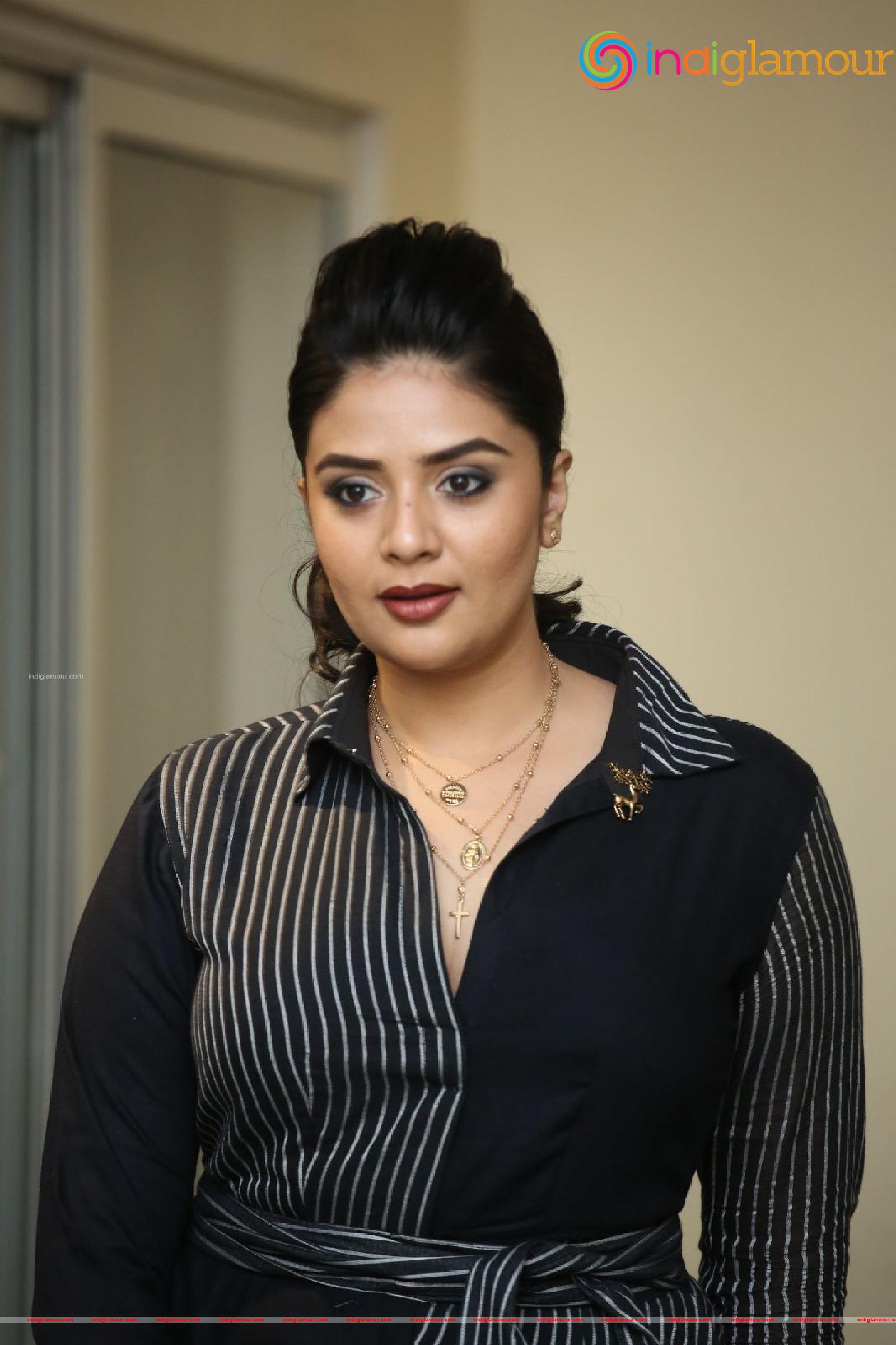 Sreemukhi Actress hd photo