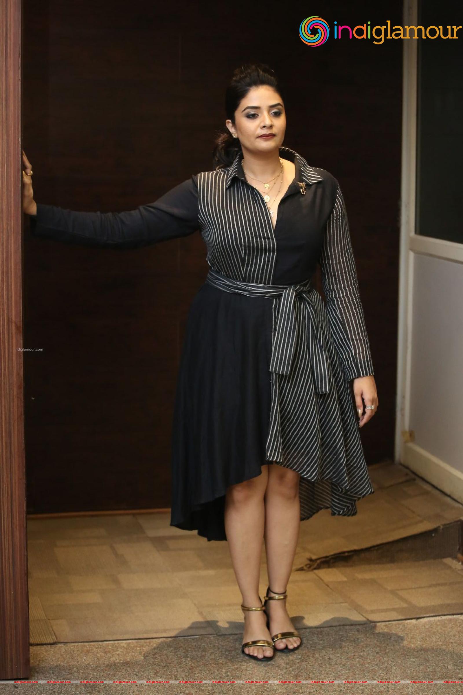 Sreemukhi Actress hd photo