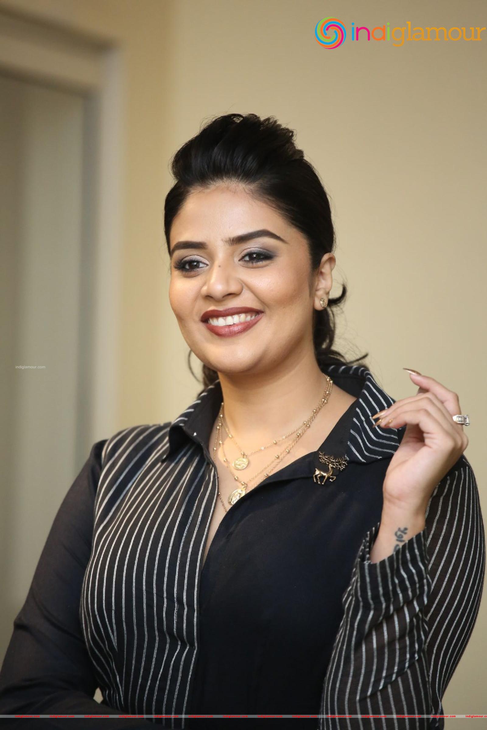 Sreemukhi Actress hd photo