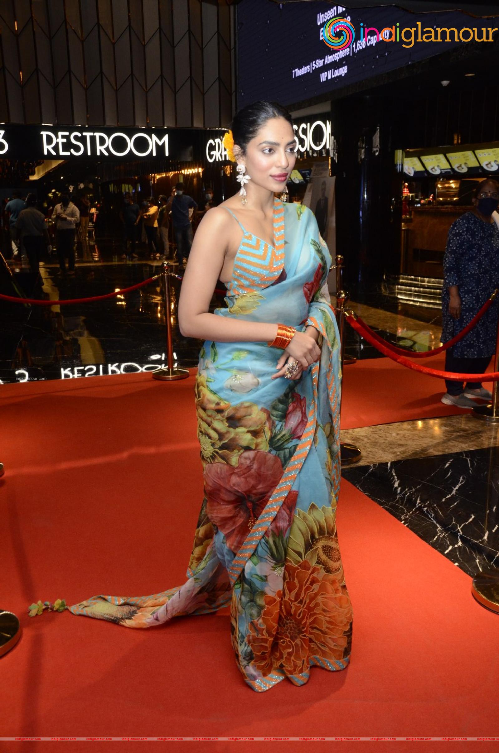 Sobhita Dhulipala Actress hd photo