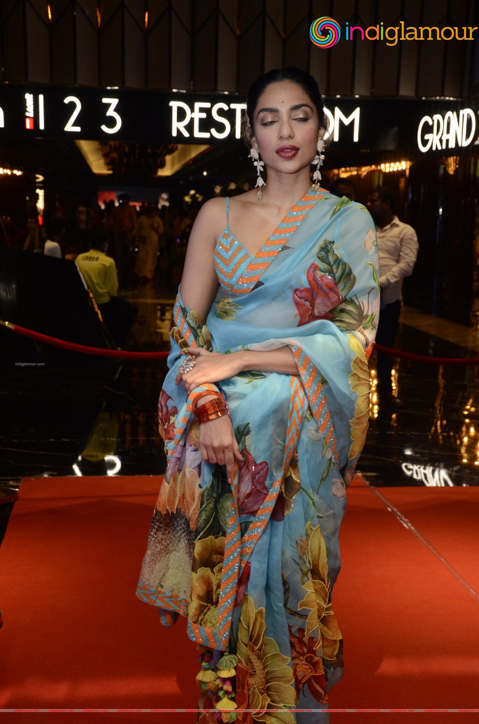 Sobhita Dhulipala Actress hd photo