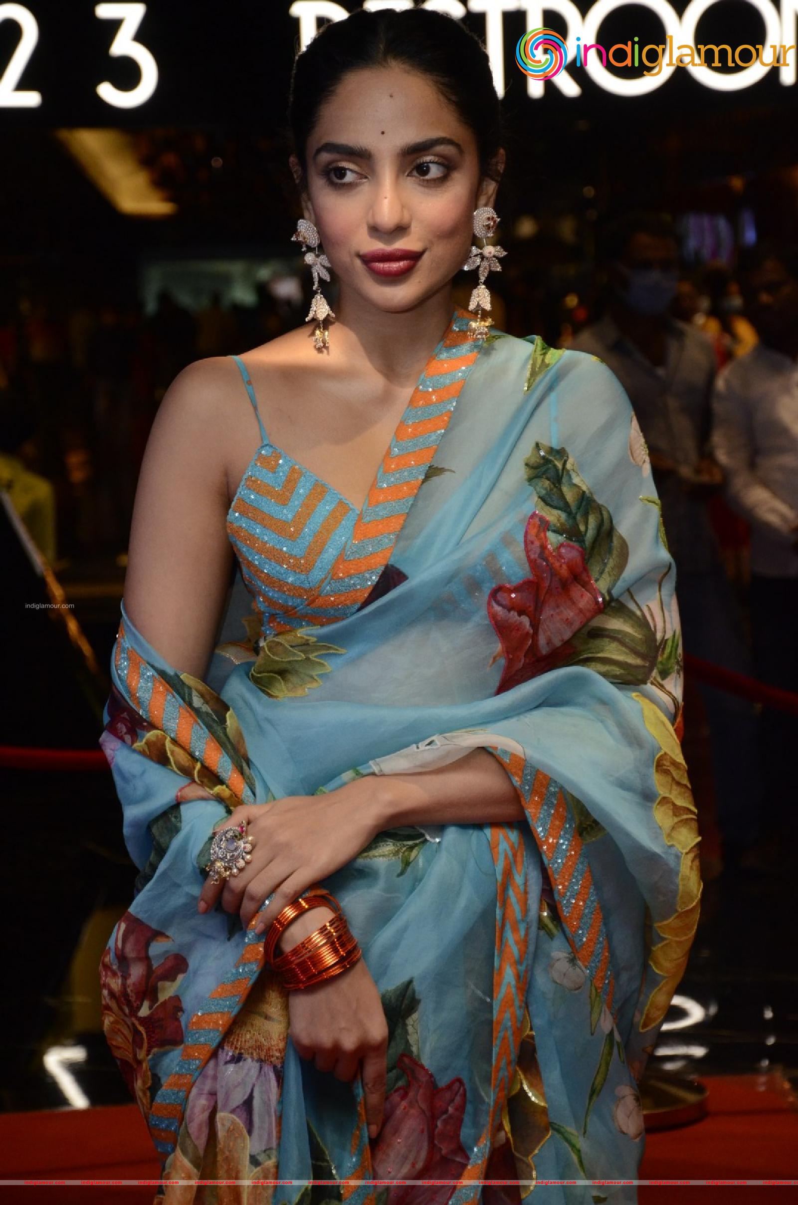 Sobhita Dhulipala Actress hd photo