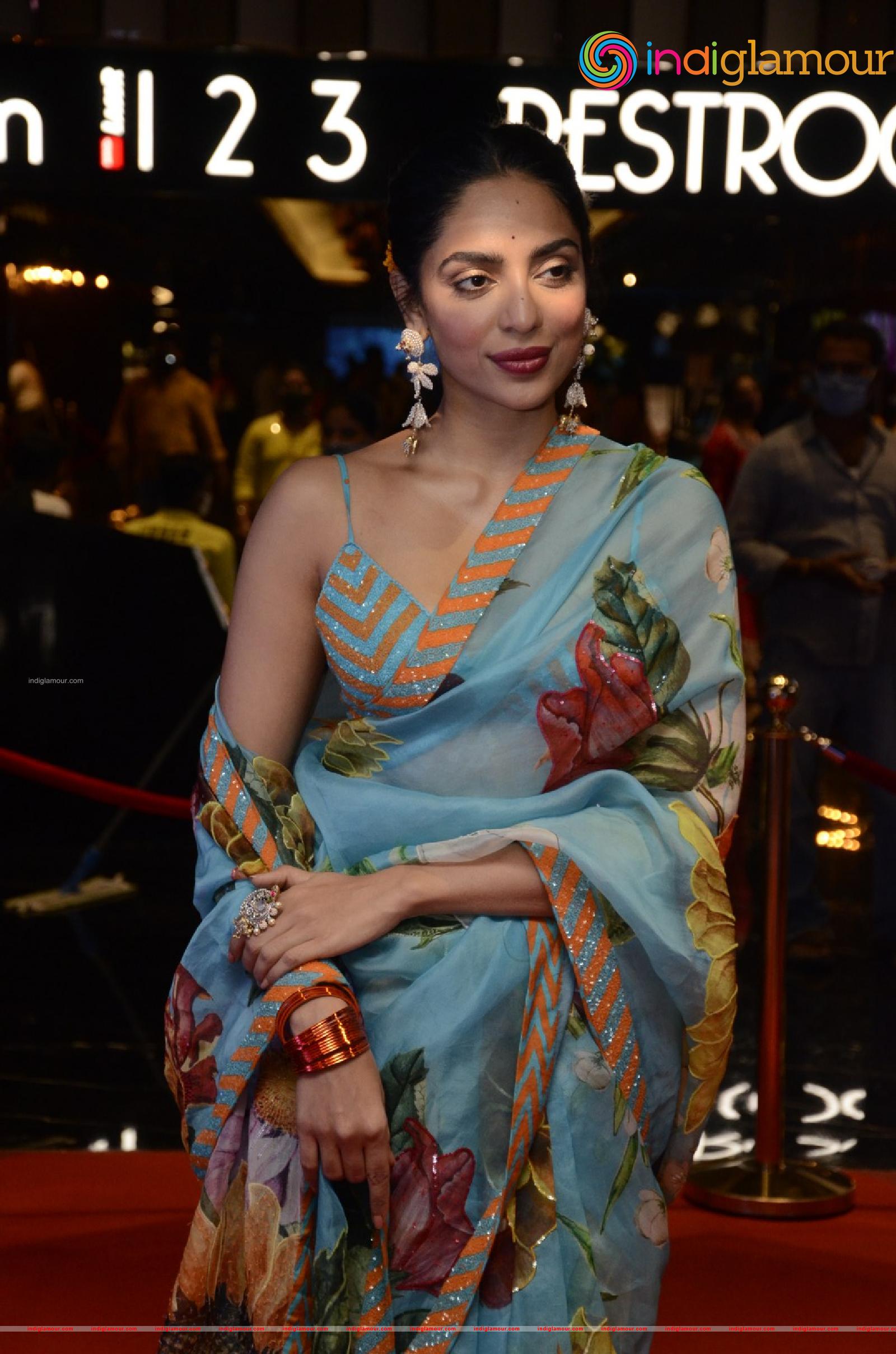 Sobhita Dhulipala Actress hd photo