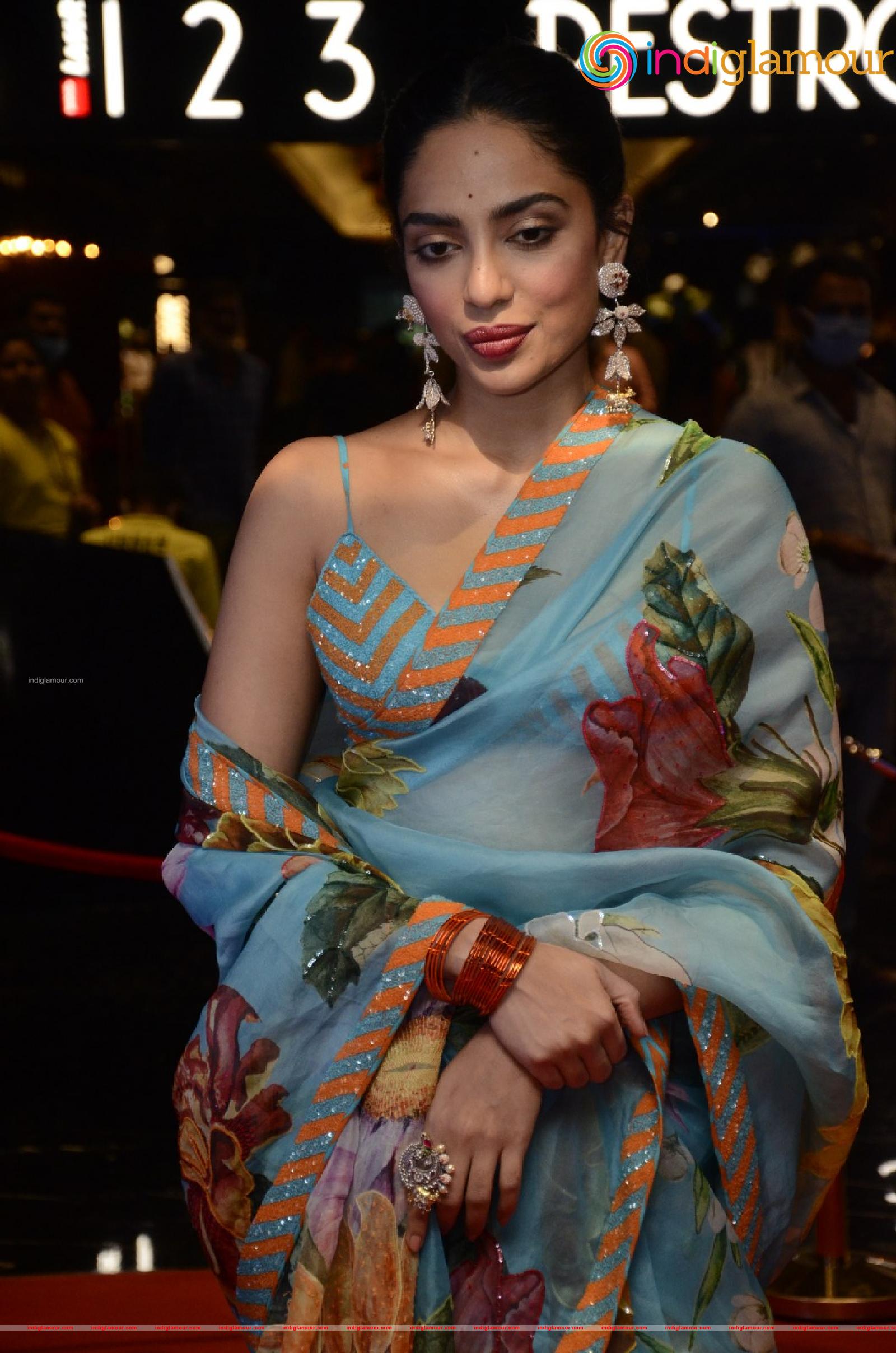 Sobhita Dhulipala Actress hd photo