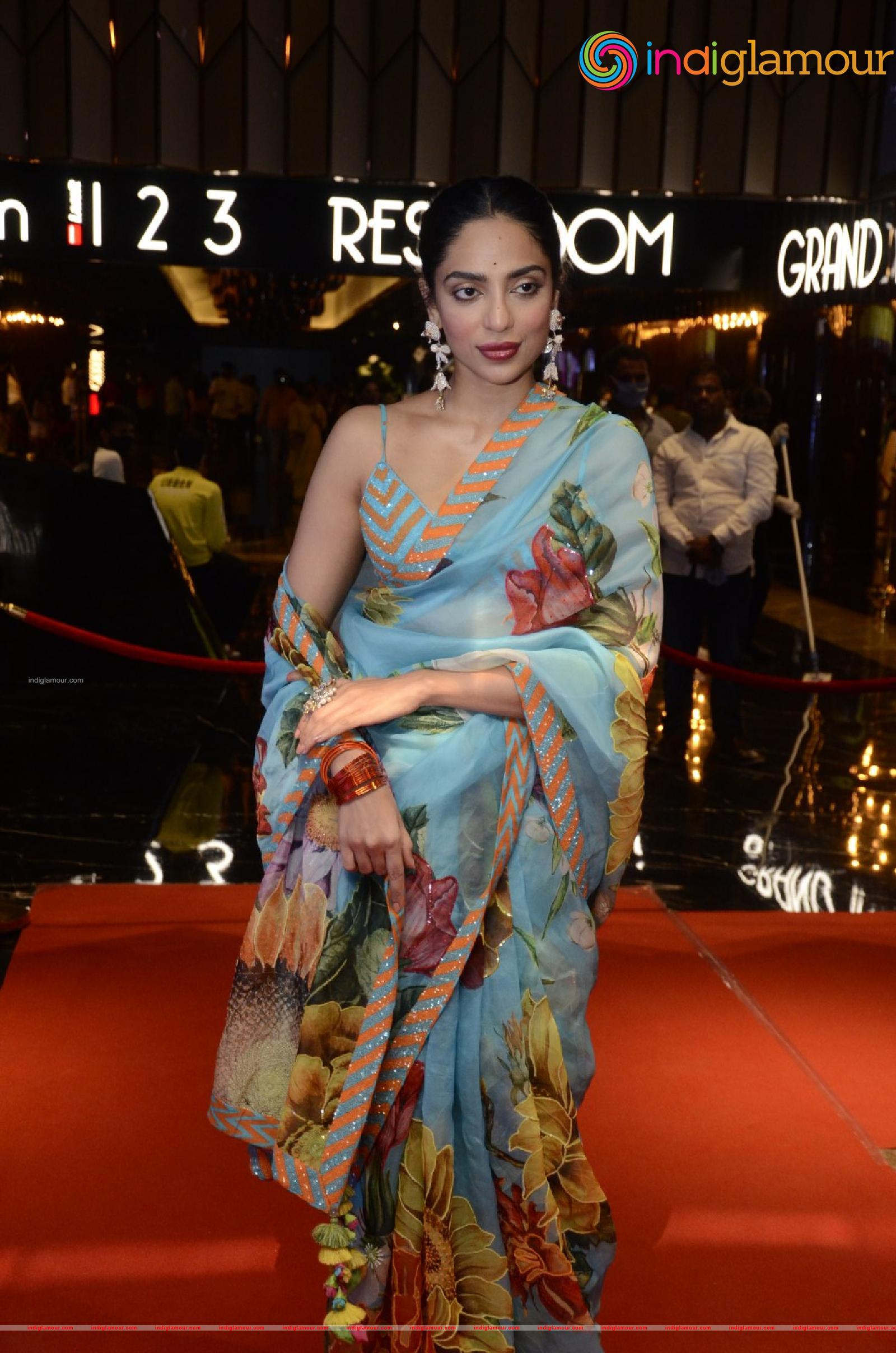 Sobhita Dhulipala Actress hd photo