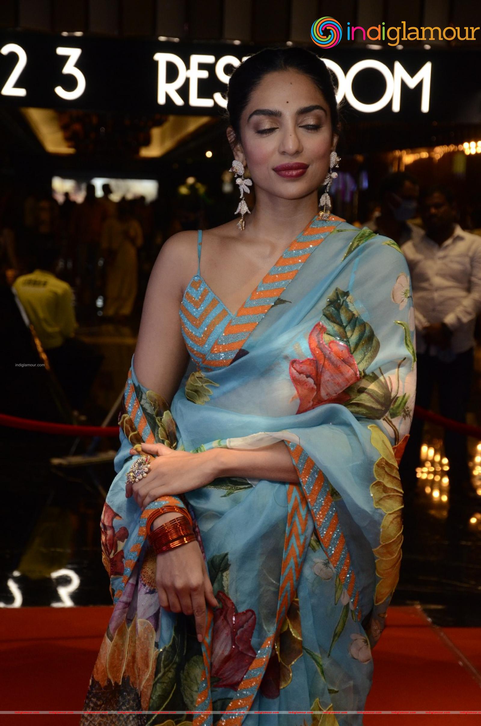 Sobhita Dhulipala Actress hd photo
