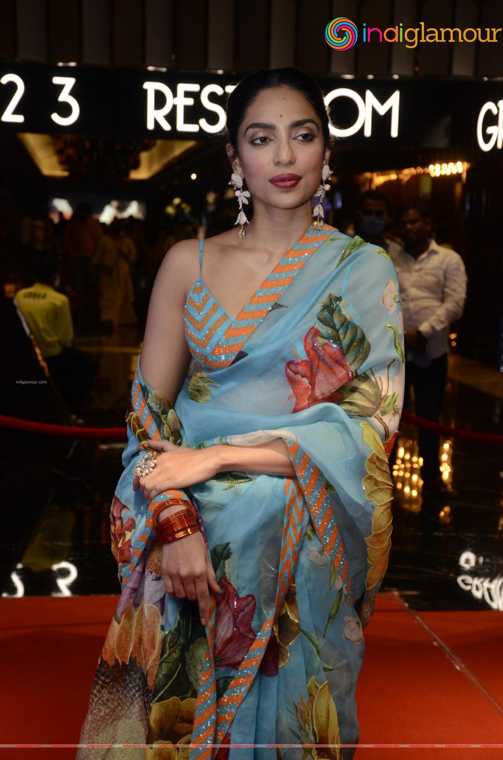 Sobhita Dhulipala Actress hd photo