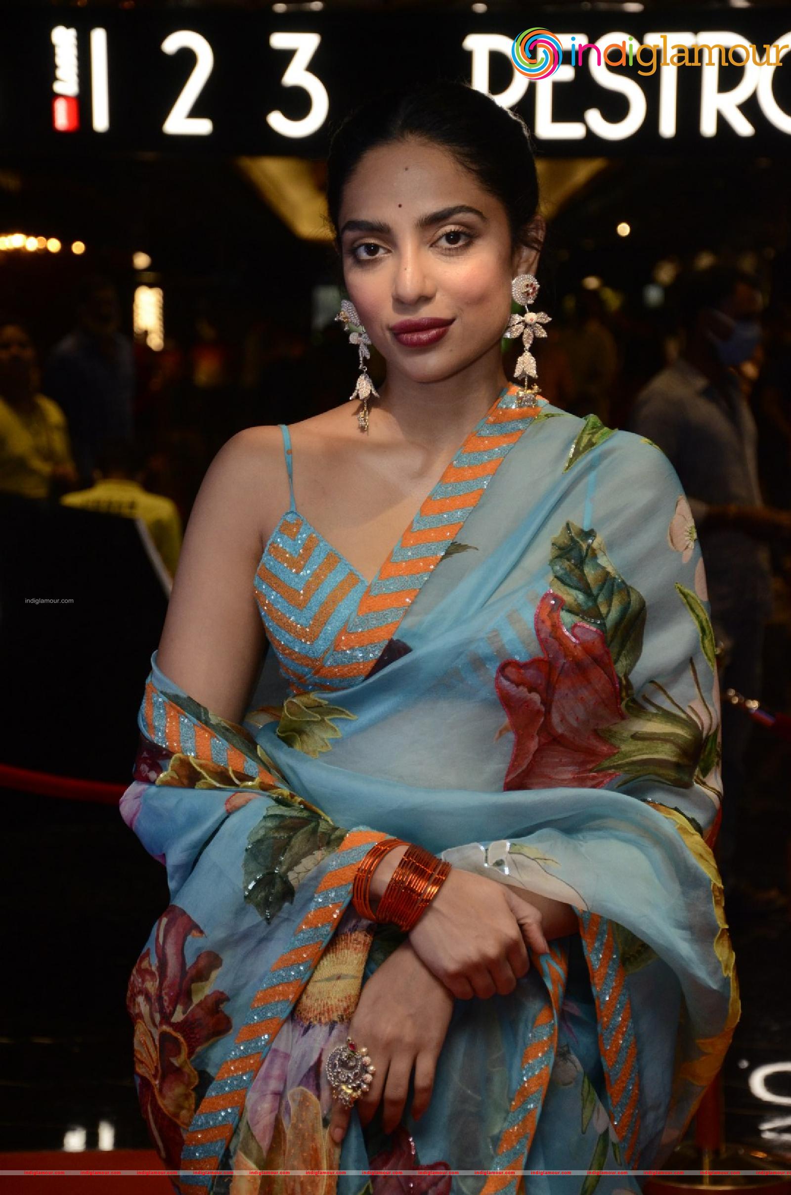 Sobhita Dhulipala Actress hd photo