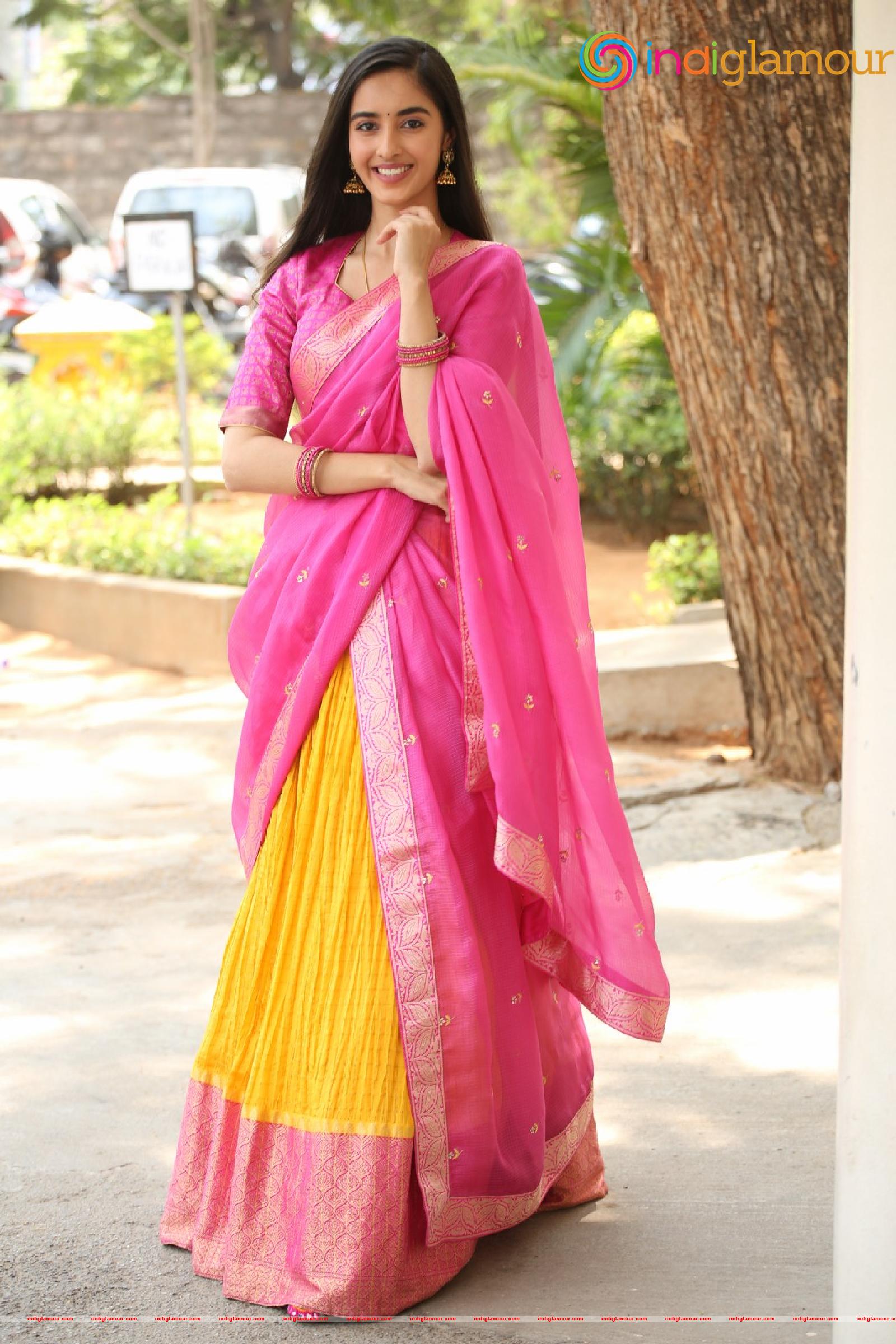 Simrat Kaur Actress hd photo