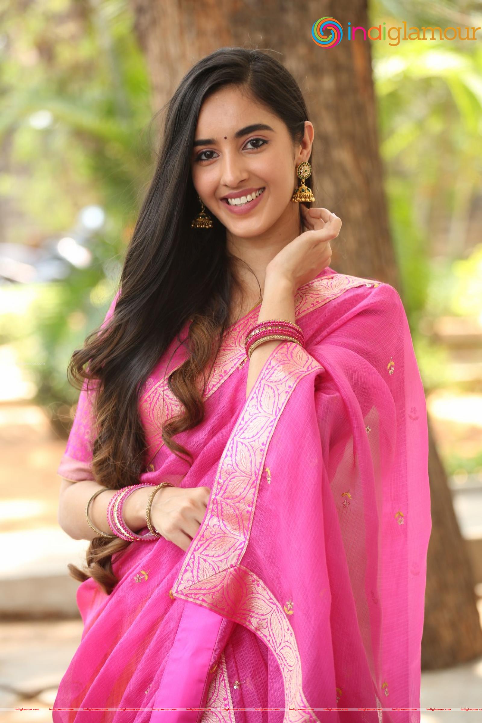 Simrat Kaur Actress hd photo