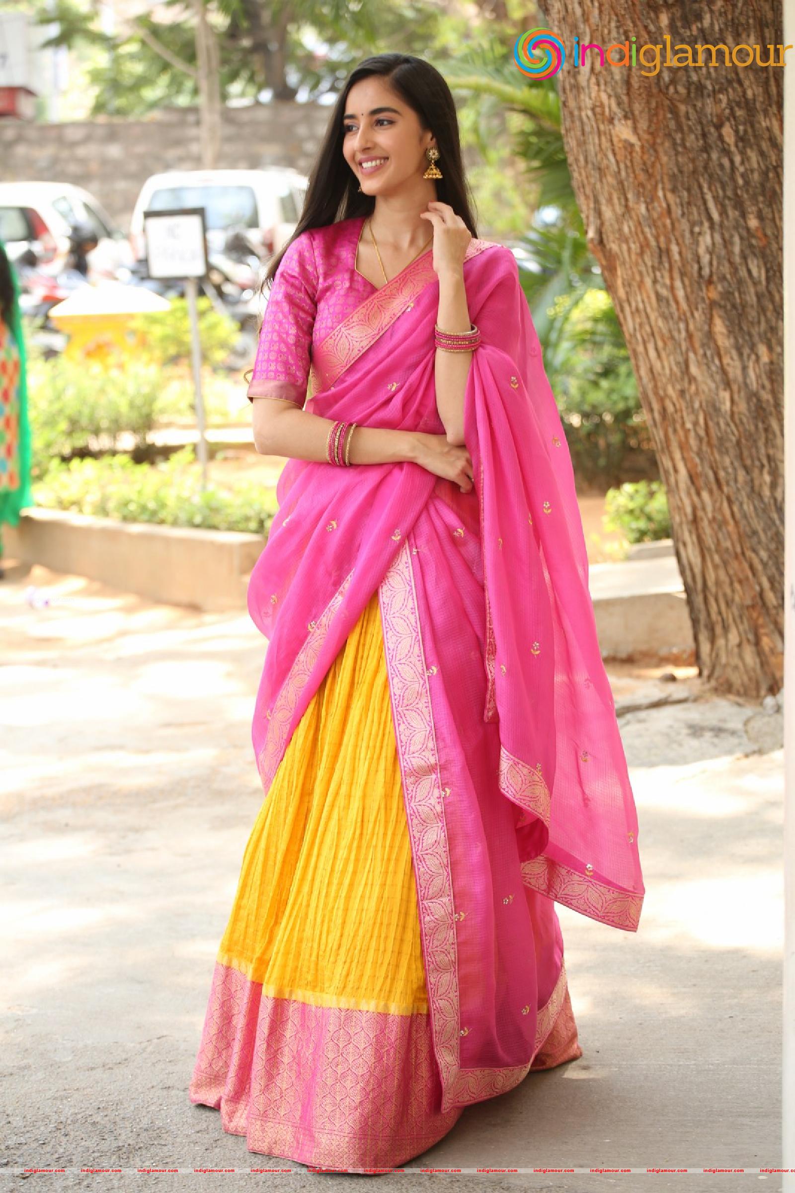 Simrat Kaur Actress hd photo