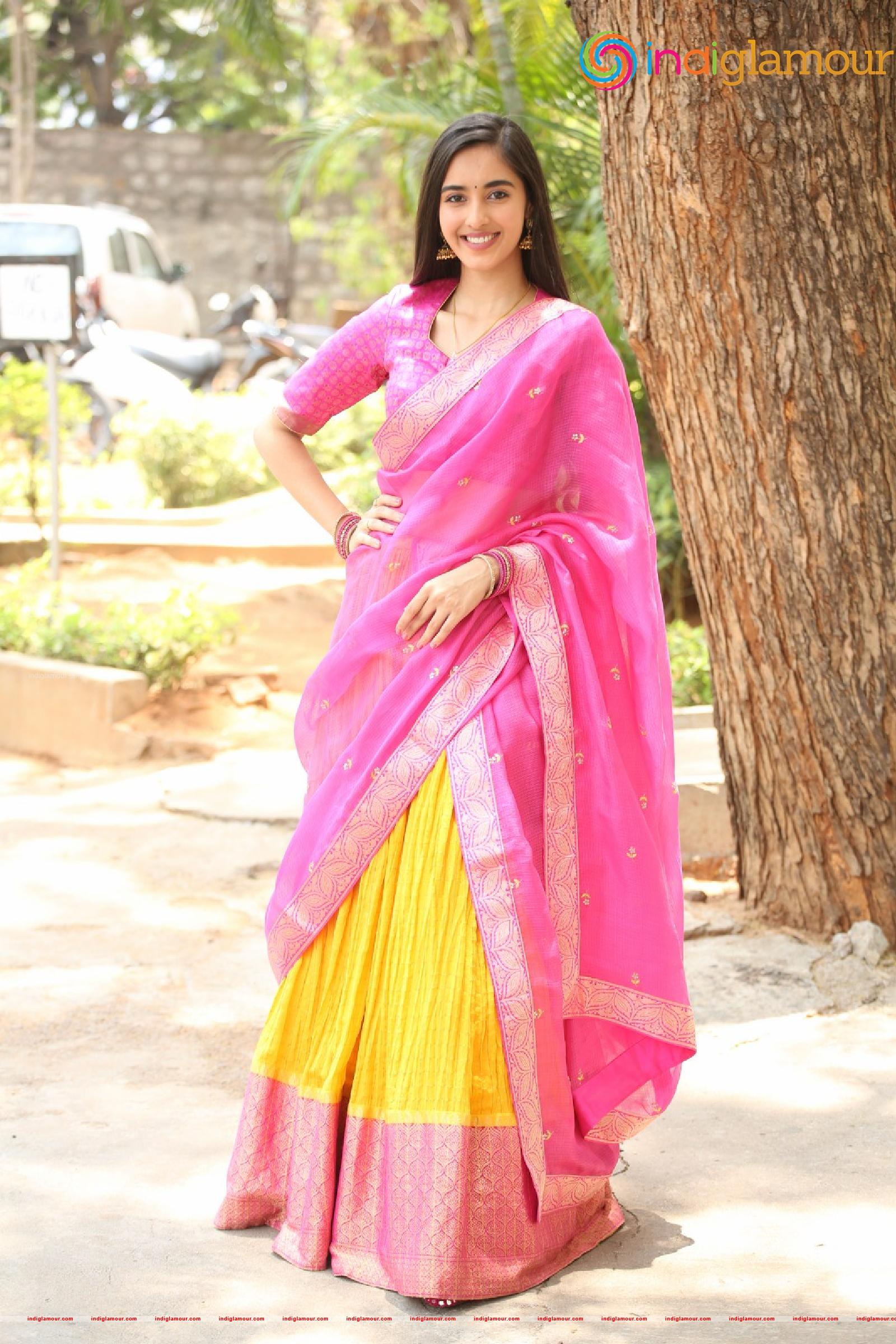 Simrat Kaur Actress hd photo