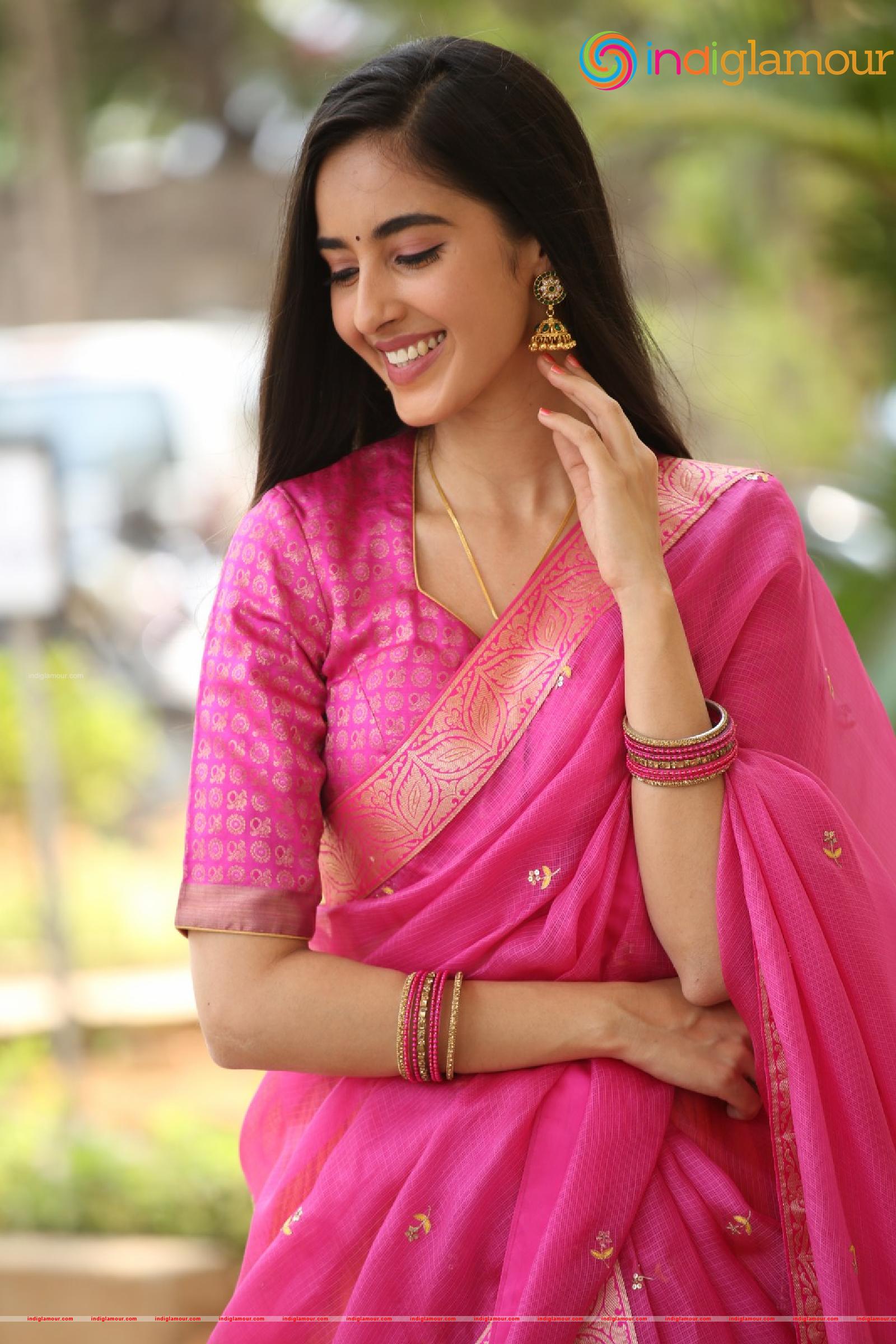 Simrat Kaur Actress hd photo