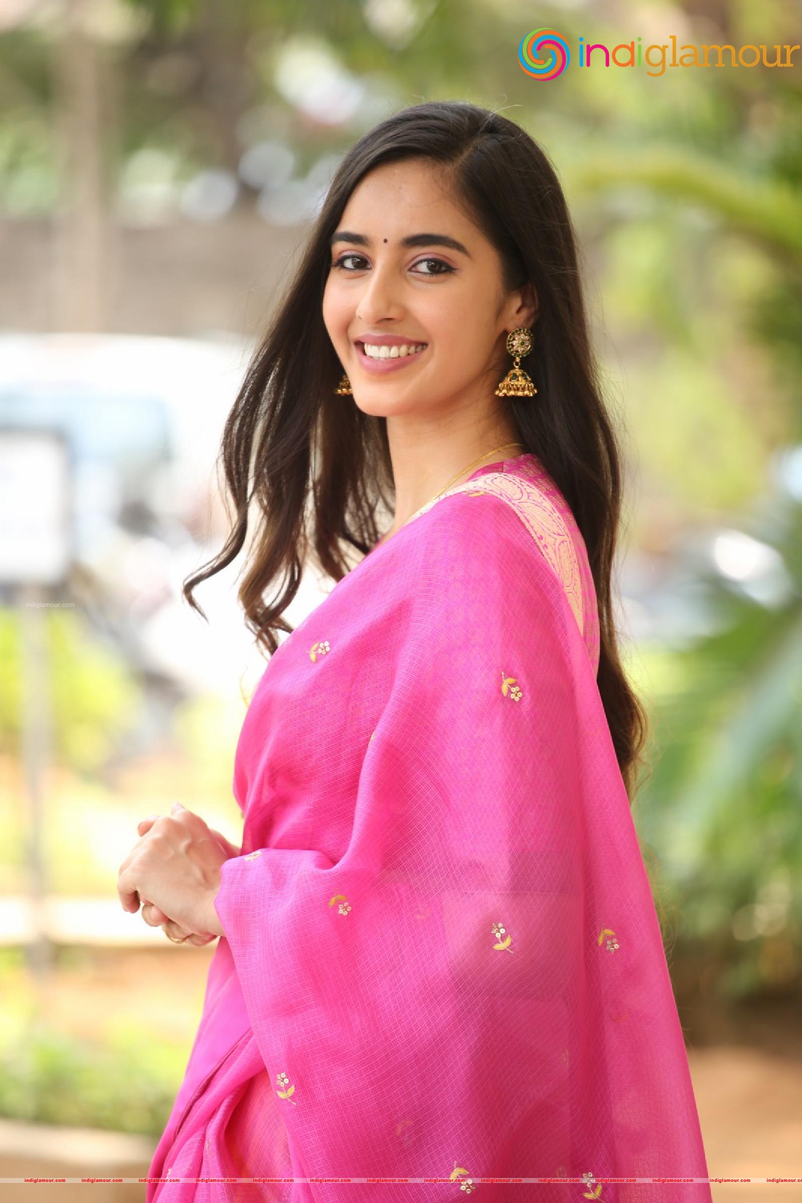 Simrat Kaur Actress hd photo