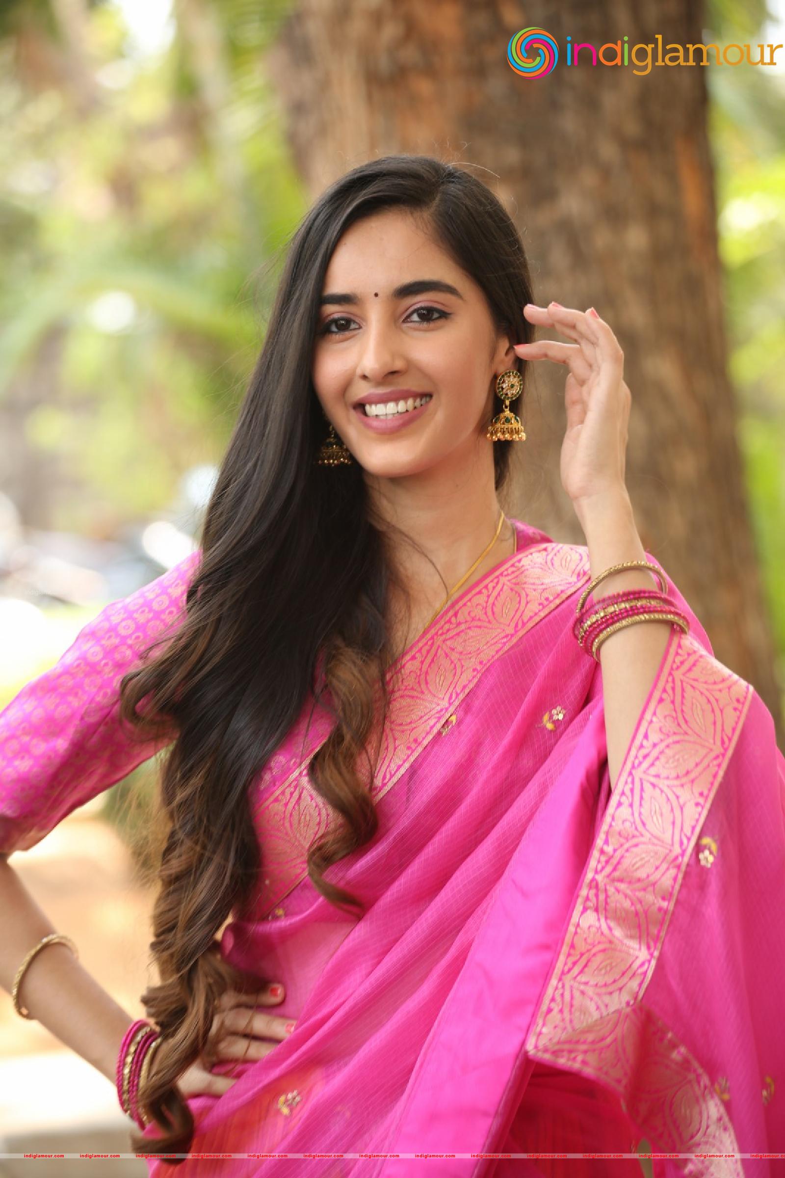 Simrat Kaur Actress hd photo