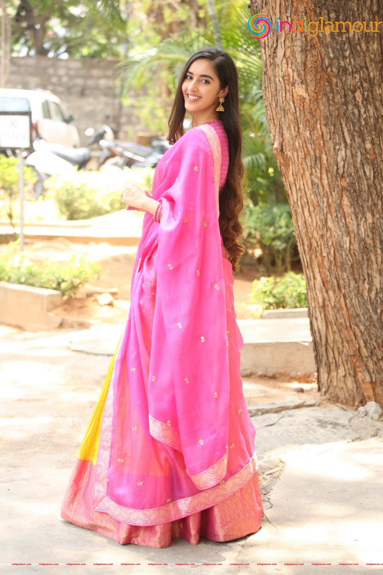Simrat Kaur Actress hd photo