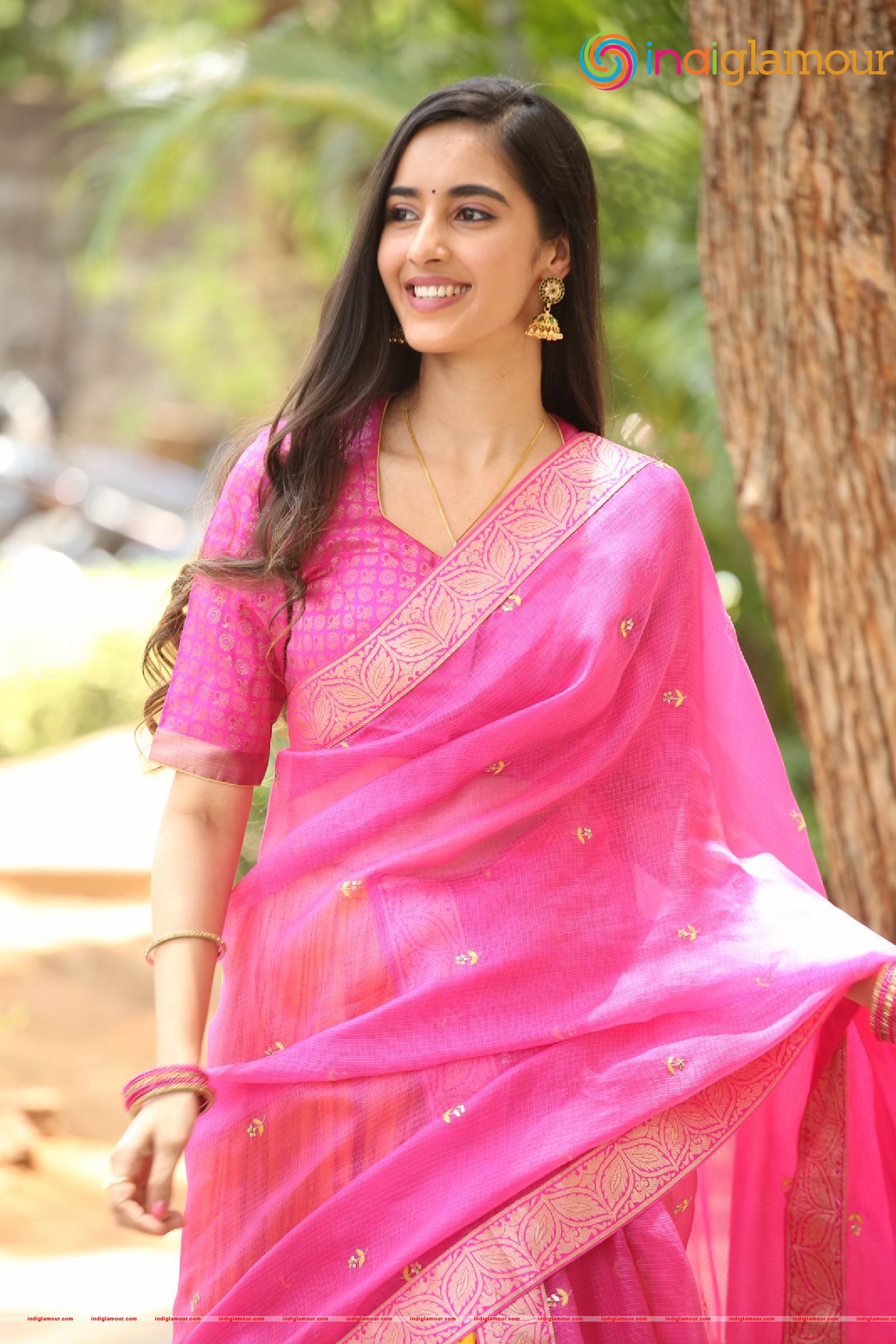Simrat Kaur Actress hd photo