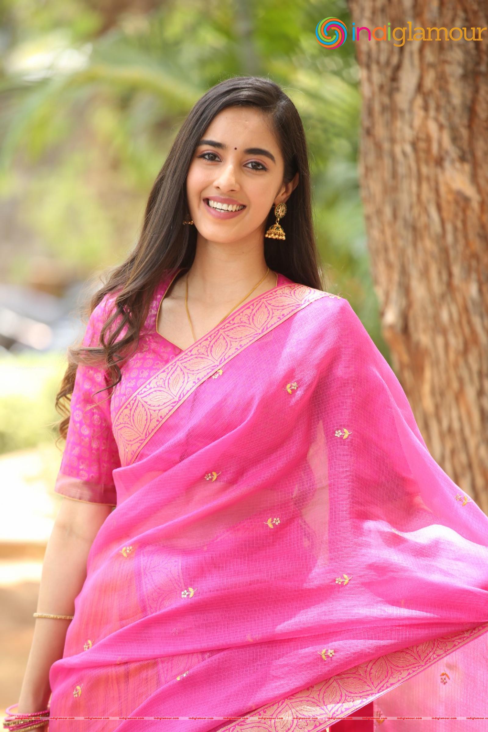 Simrat Kaur Actress hd photo