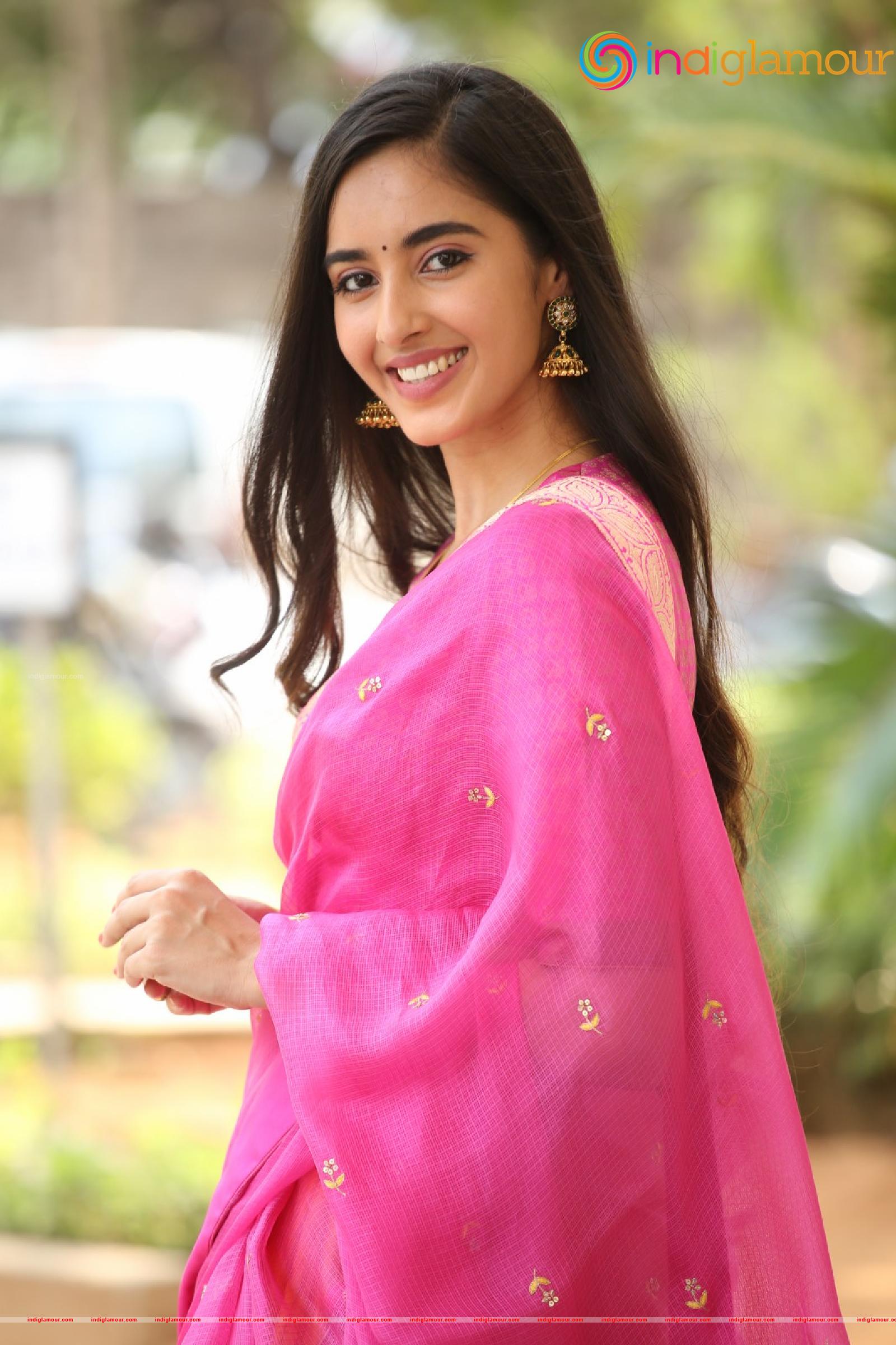 Simrat Kaur Actress hd photo