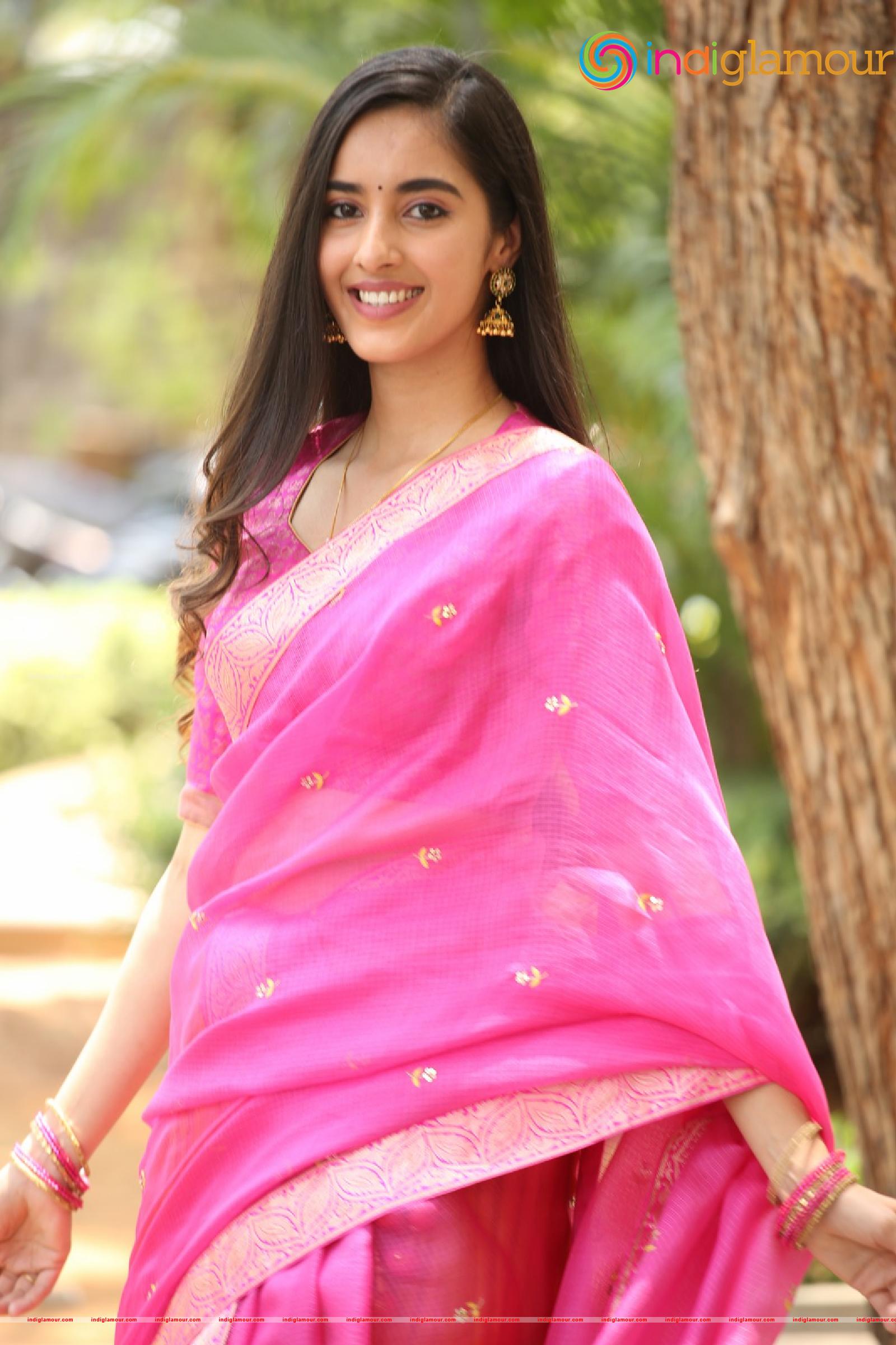 Simrat Kaur Actress hd photo