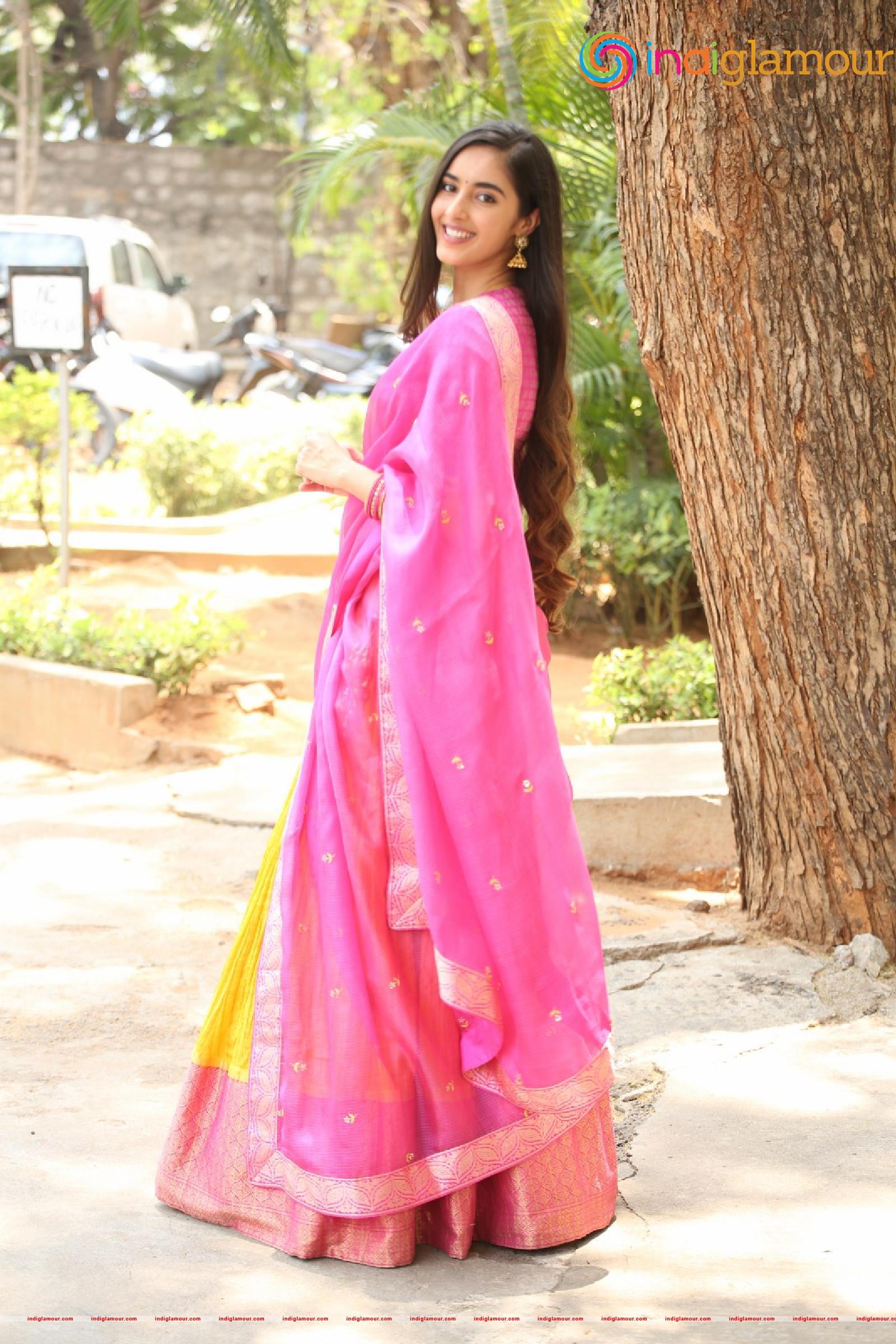 Simrat Kaur Actress hd photo