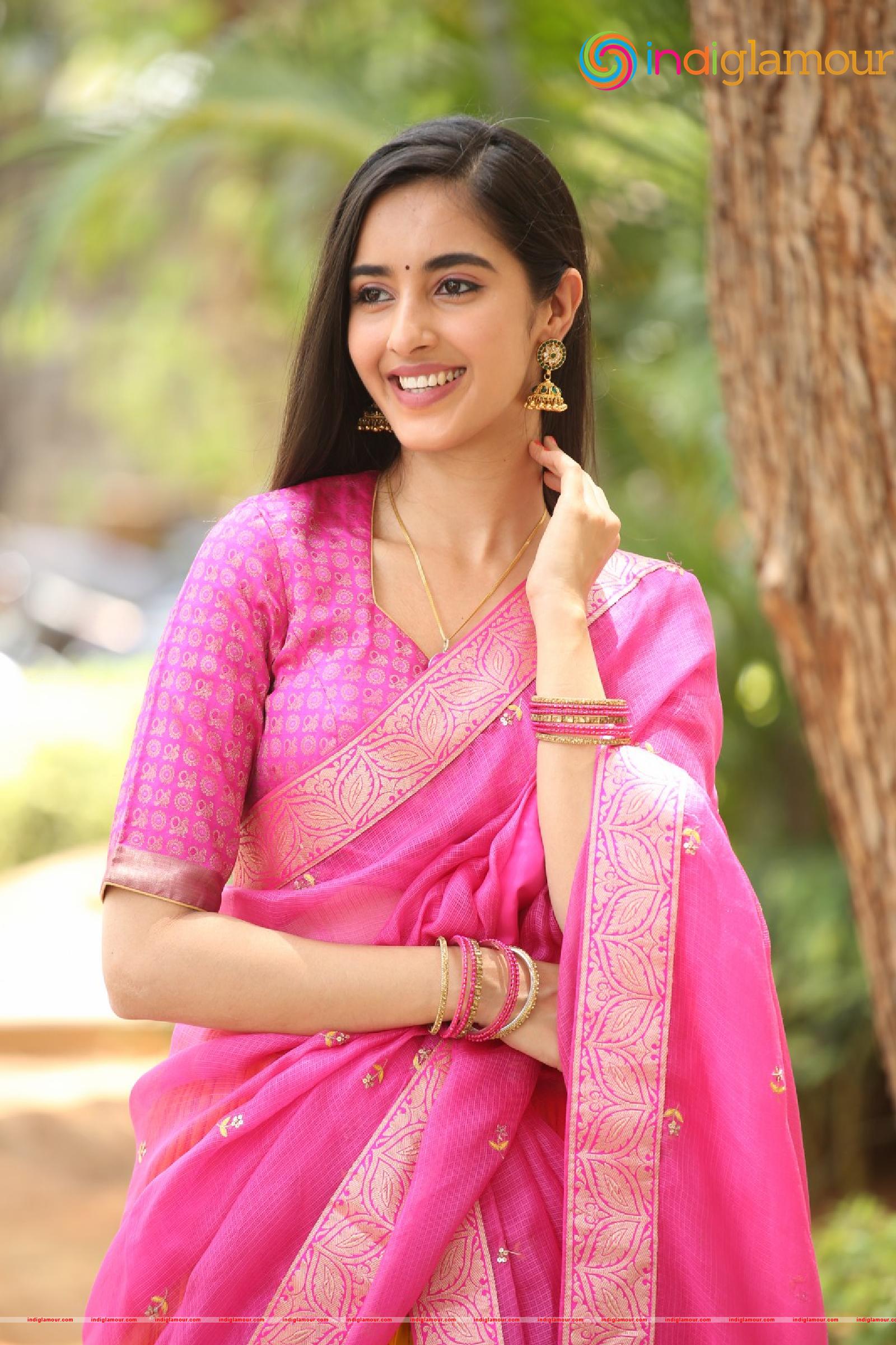 Simrat Kaur Actress hd photo