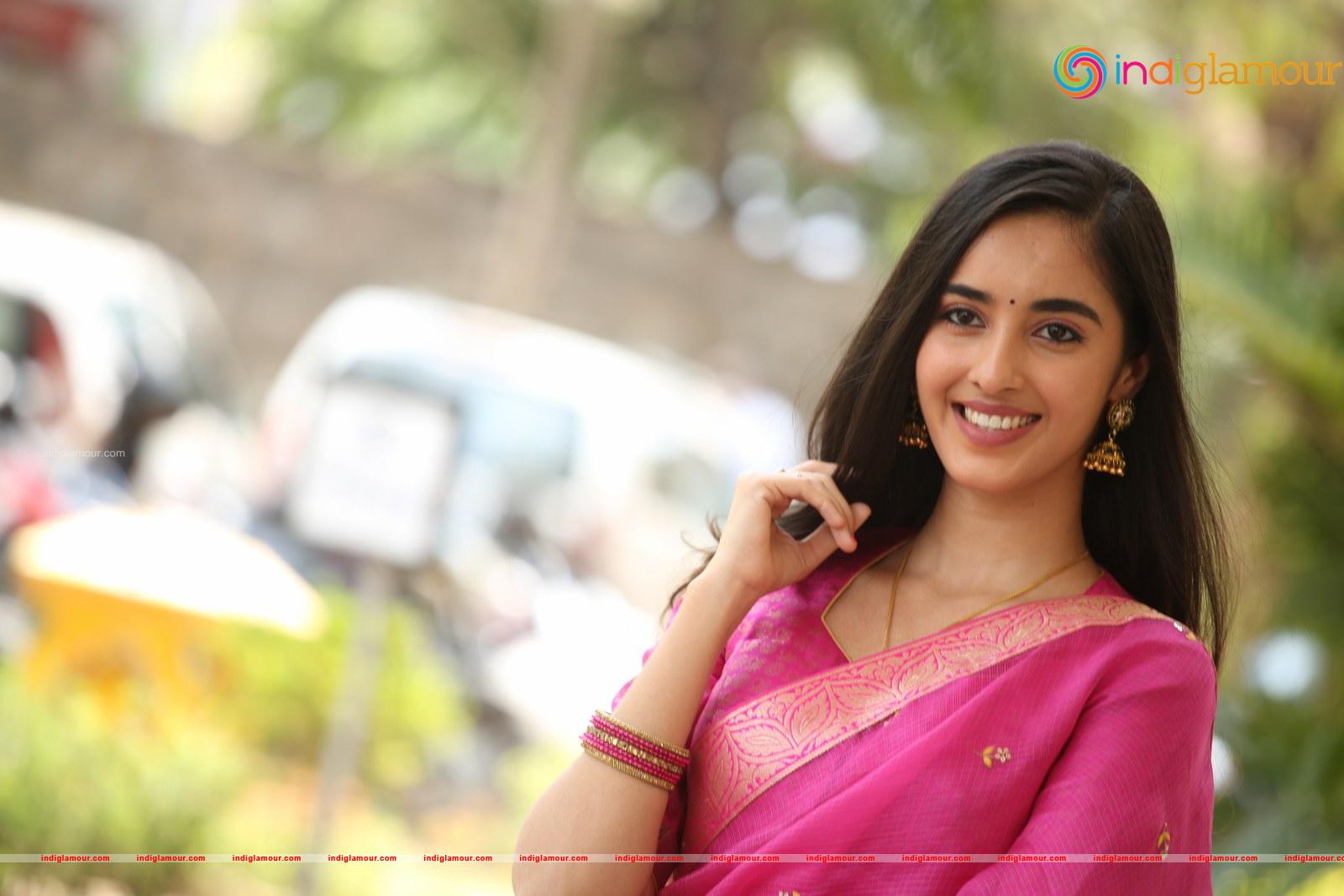 Simrat Kaur Actress hd photo