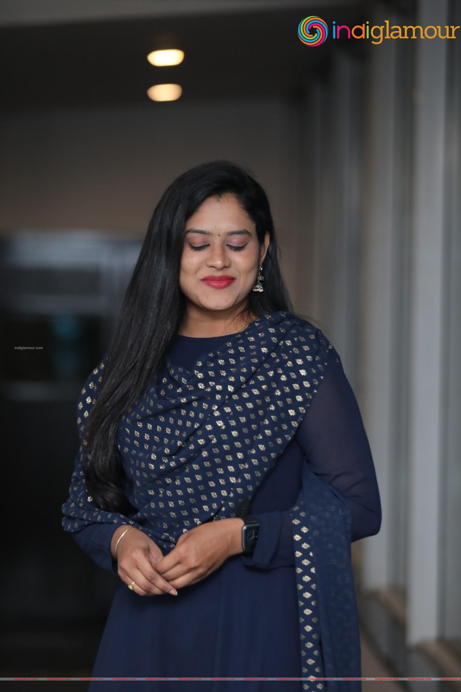 Ramya Actress hd photo