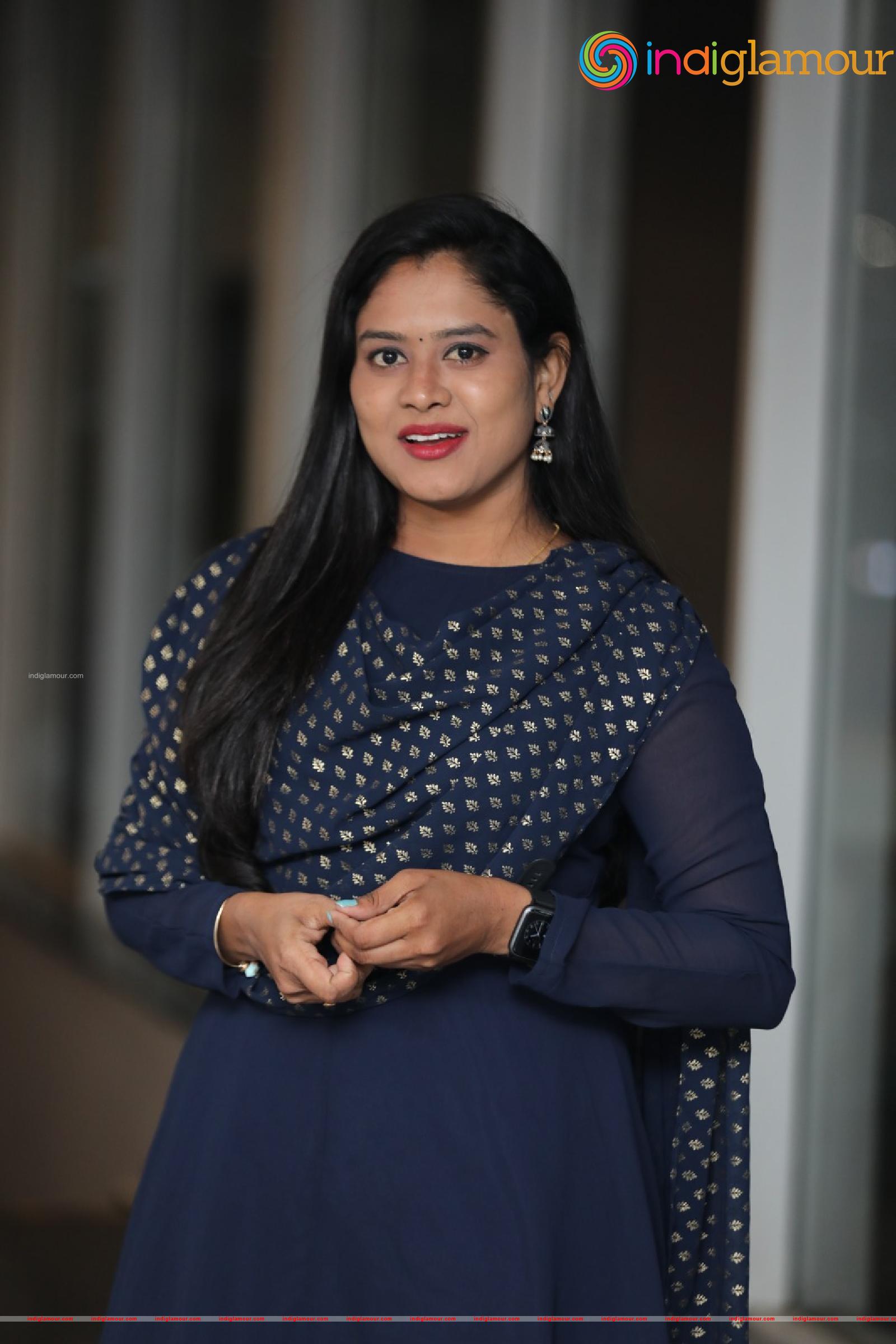 Ramya Actress hd photo
