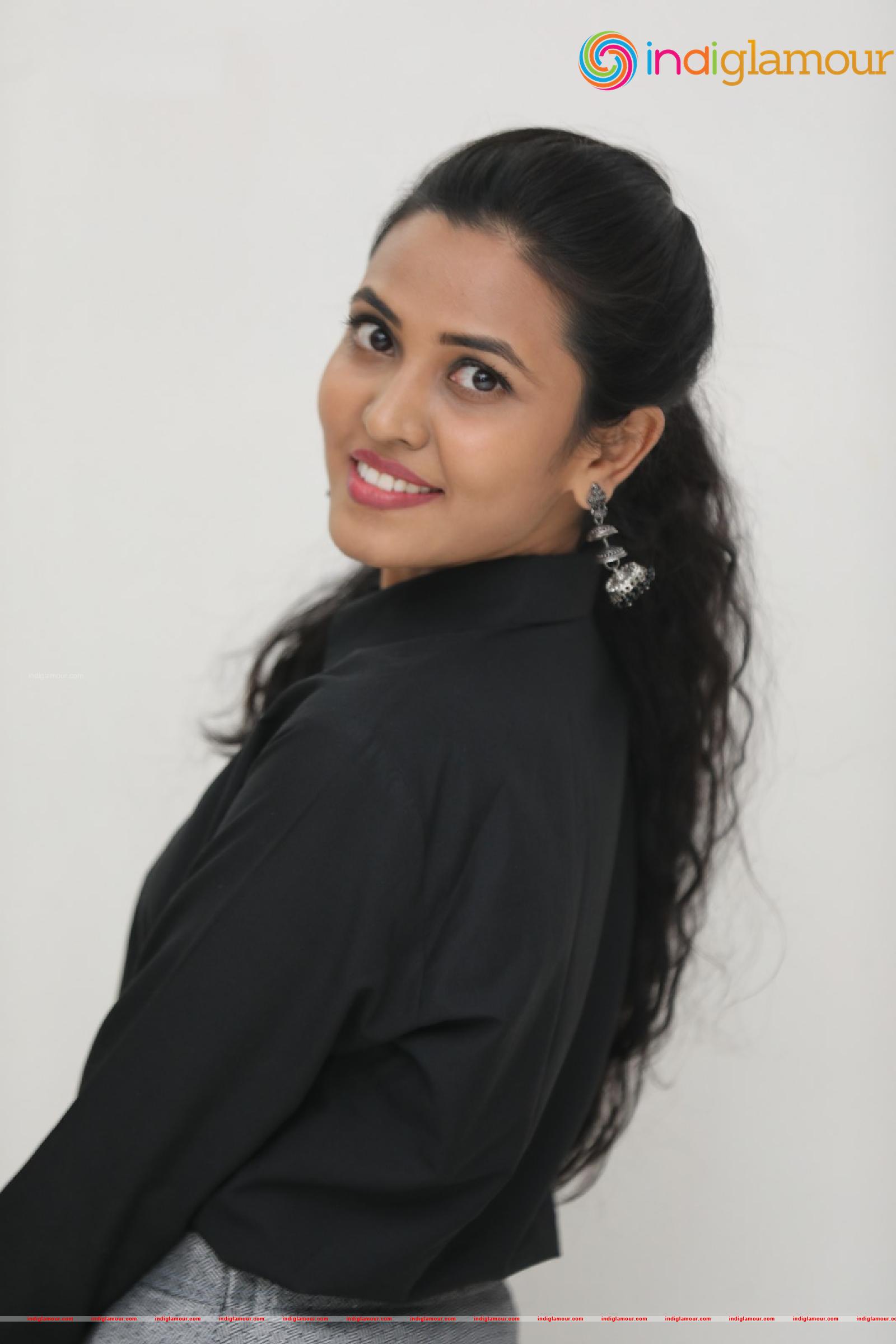 Sunita Sadguruu Actress hd photo