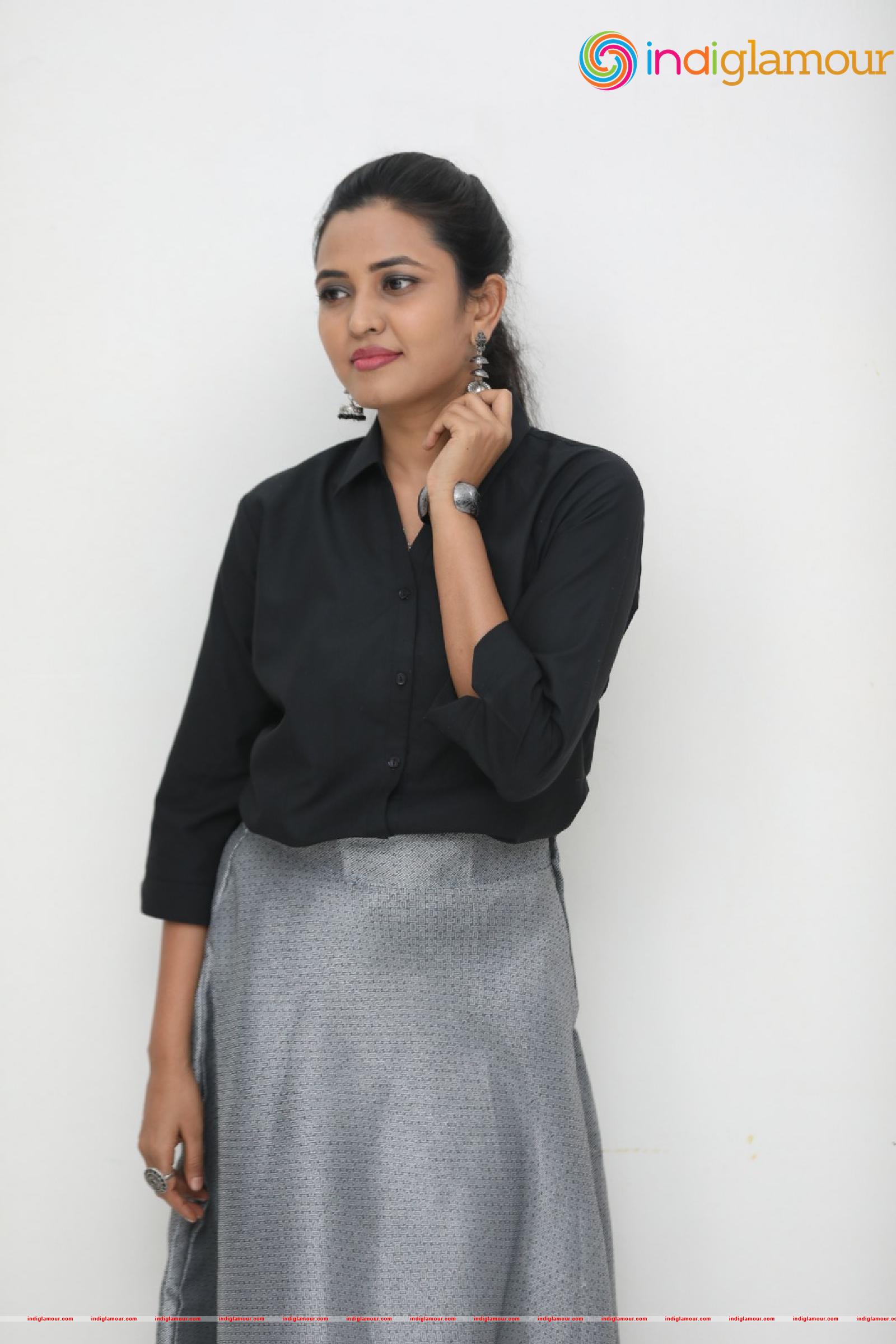 Sunita Sadguruu Actress hd photo