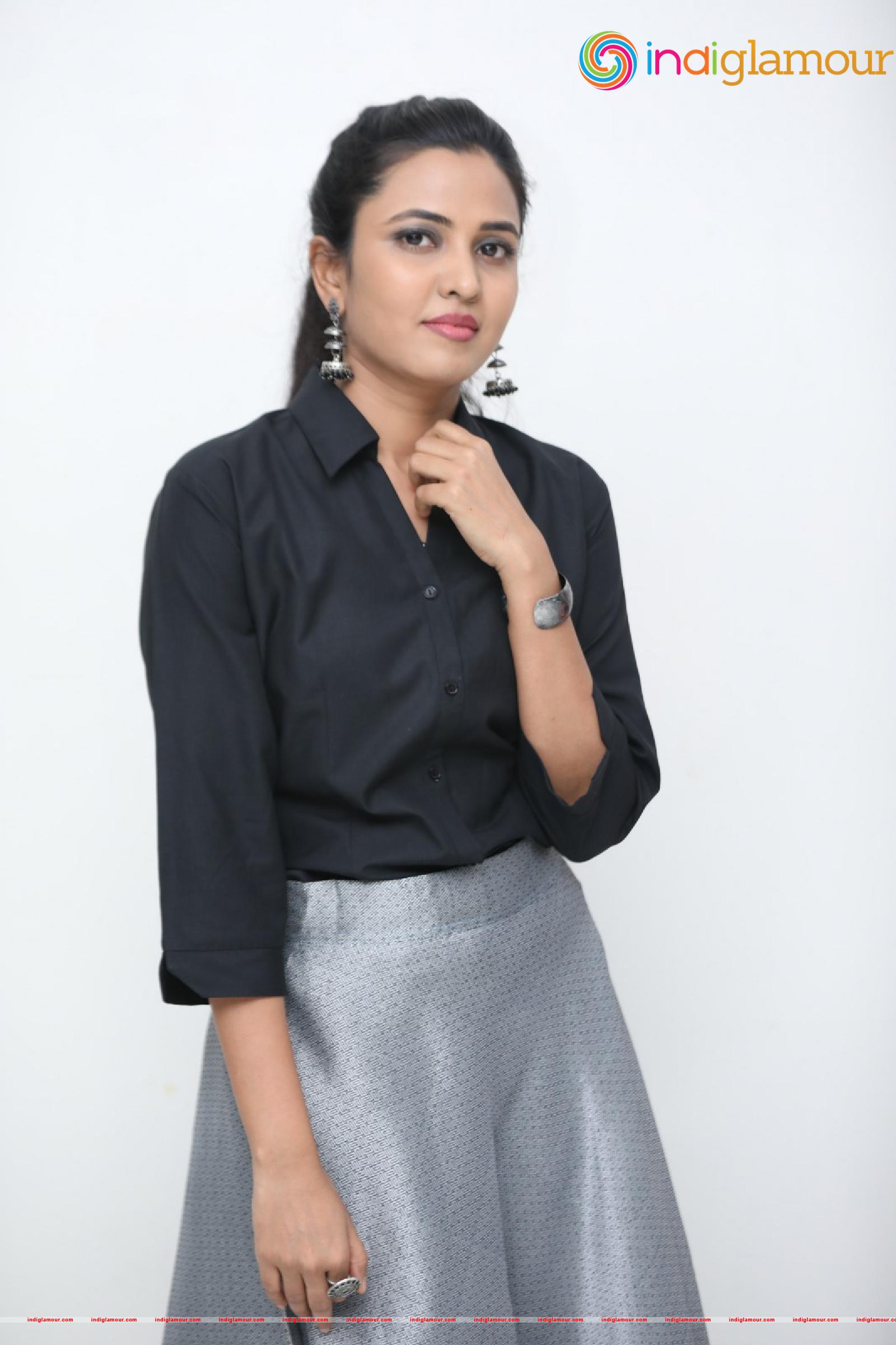 Sunita Sadguruu Actress hd photo