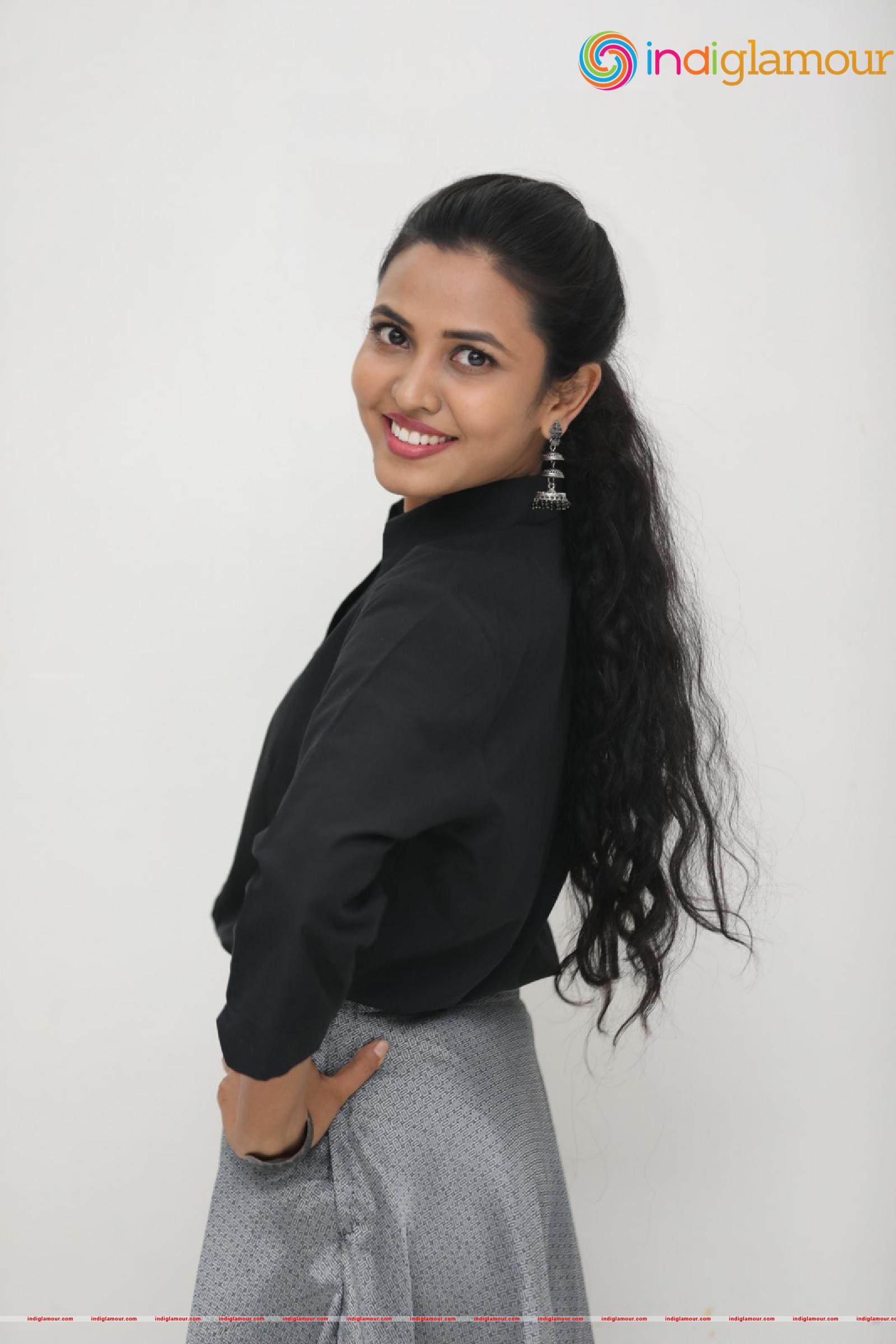 Sunita Sadguruu Actress hd photo