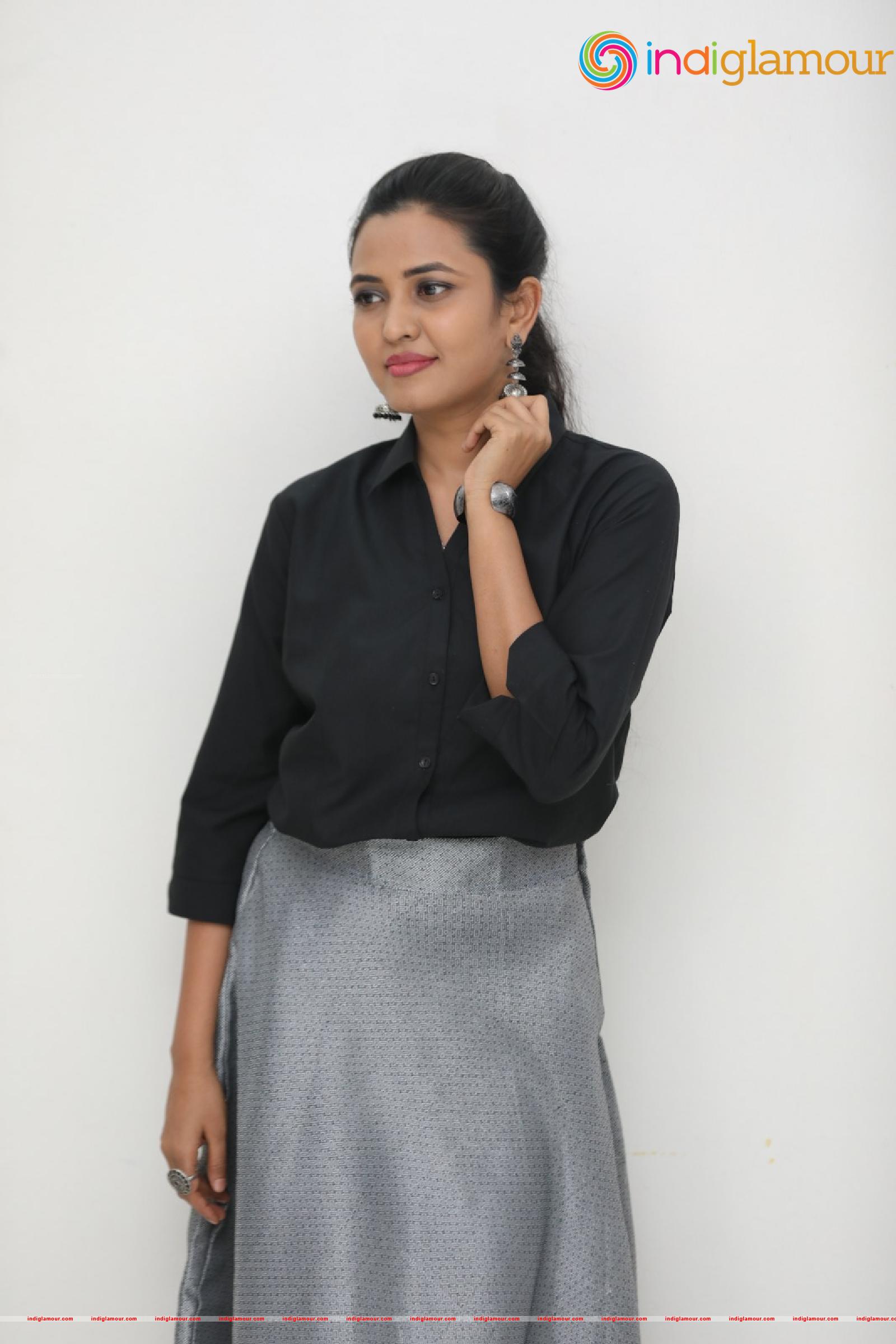 Sunita Sadguruu Actress hd photo