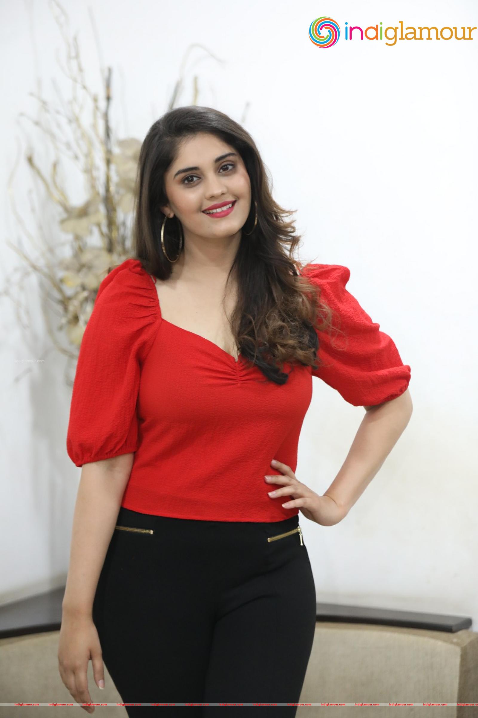 Surabhi Actress hd photo
