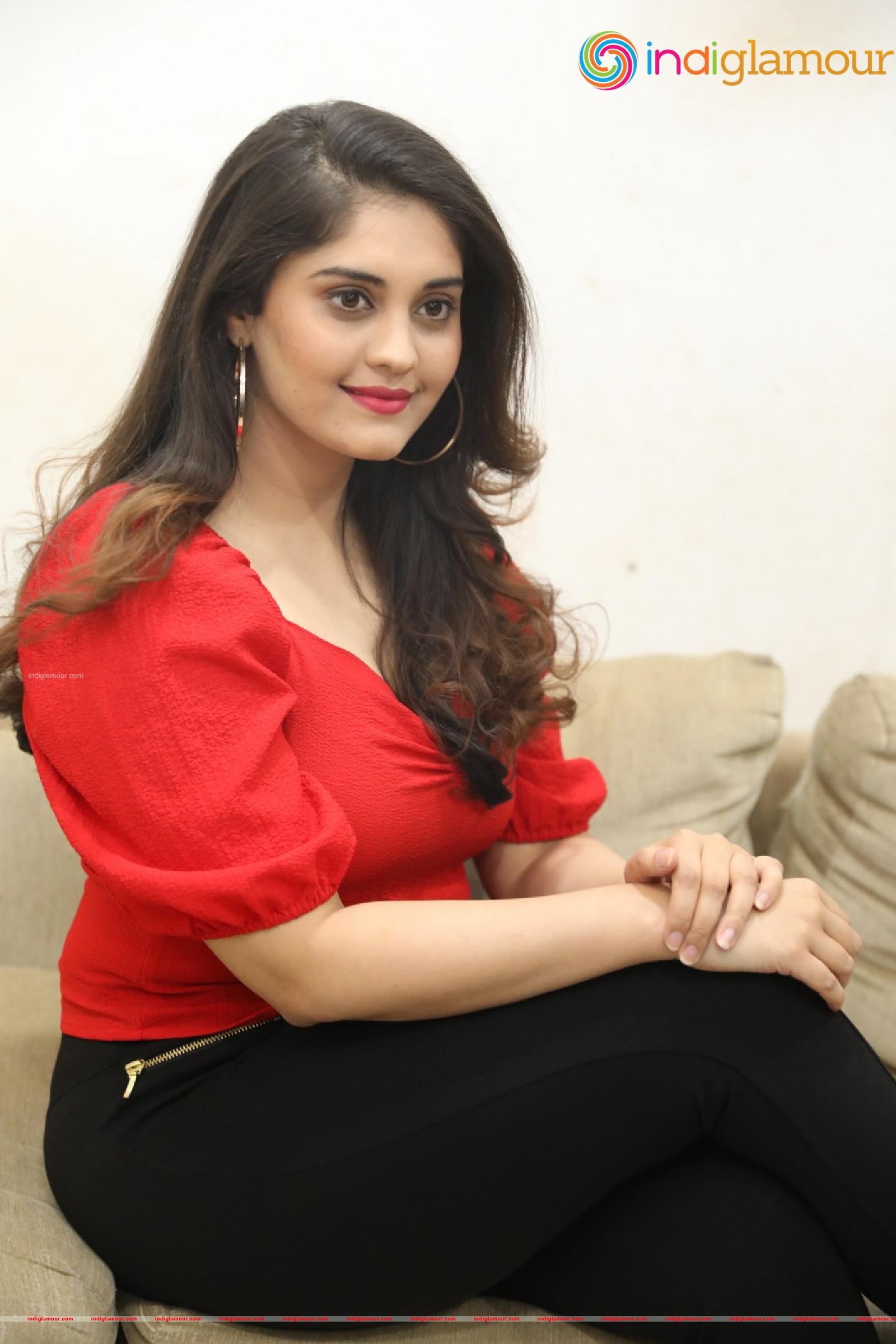 Surabhi Actress hd photo
