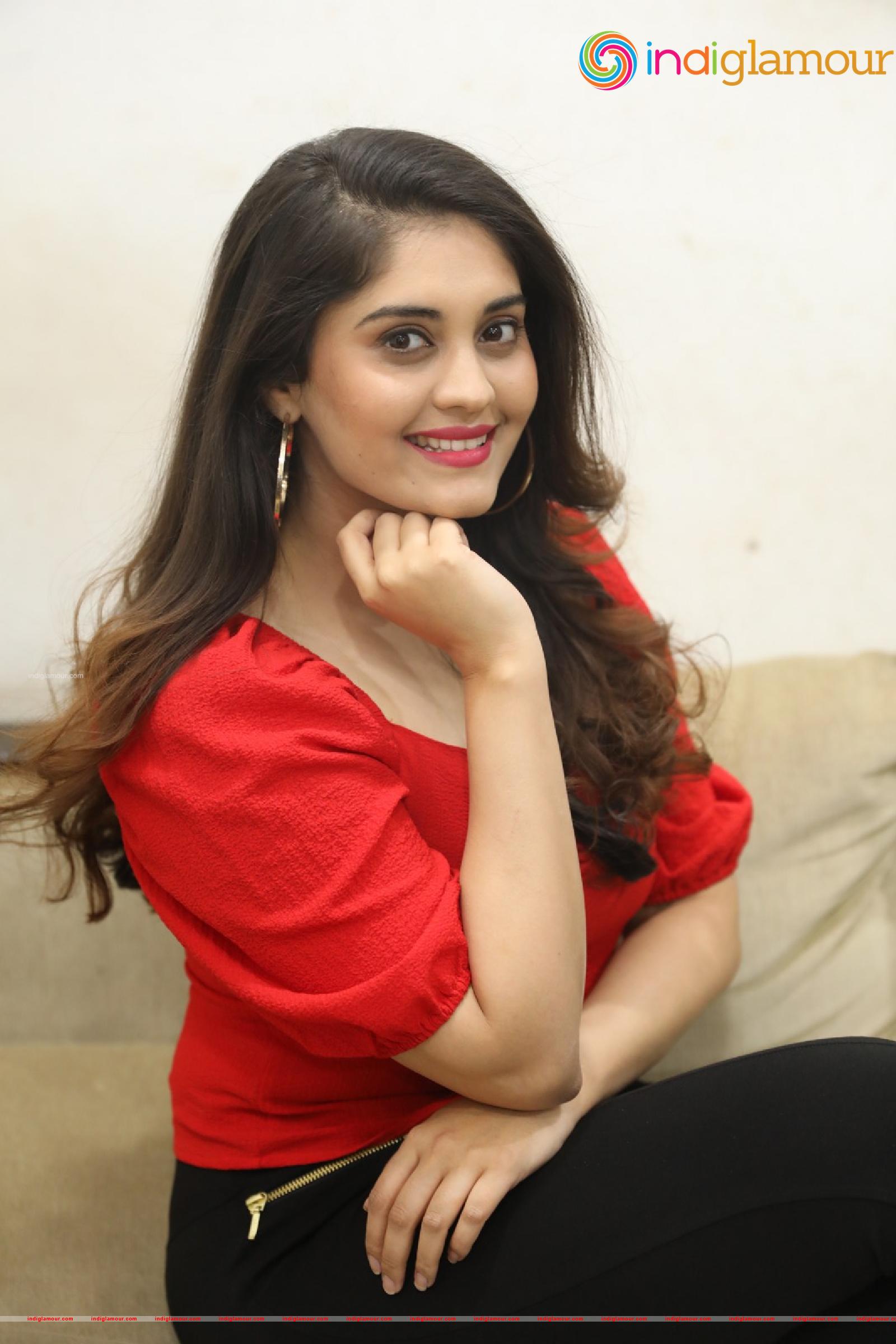 Surabhi Actress hd photo