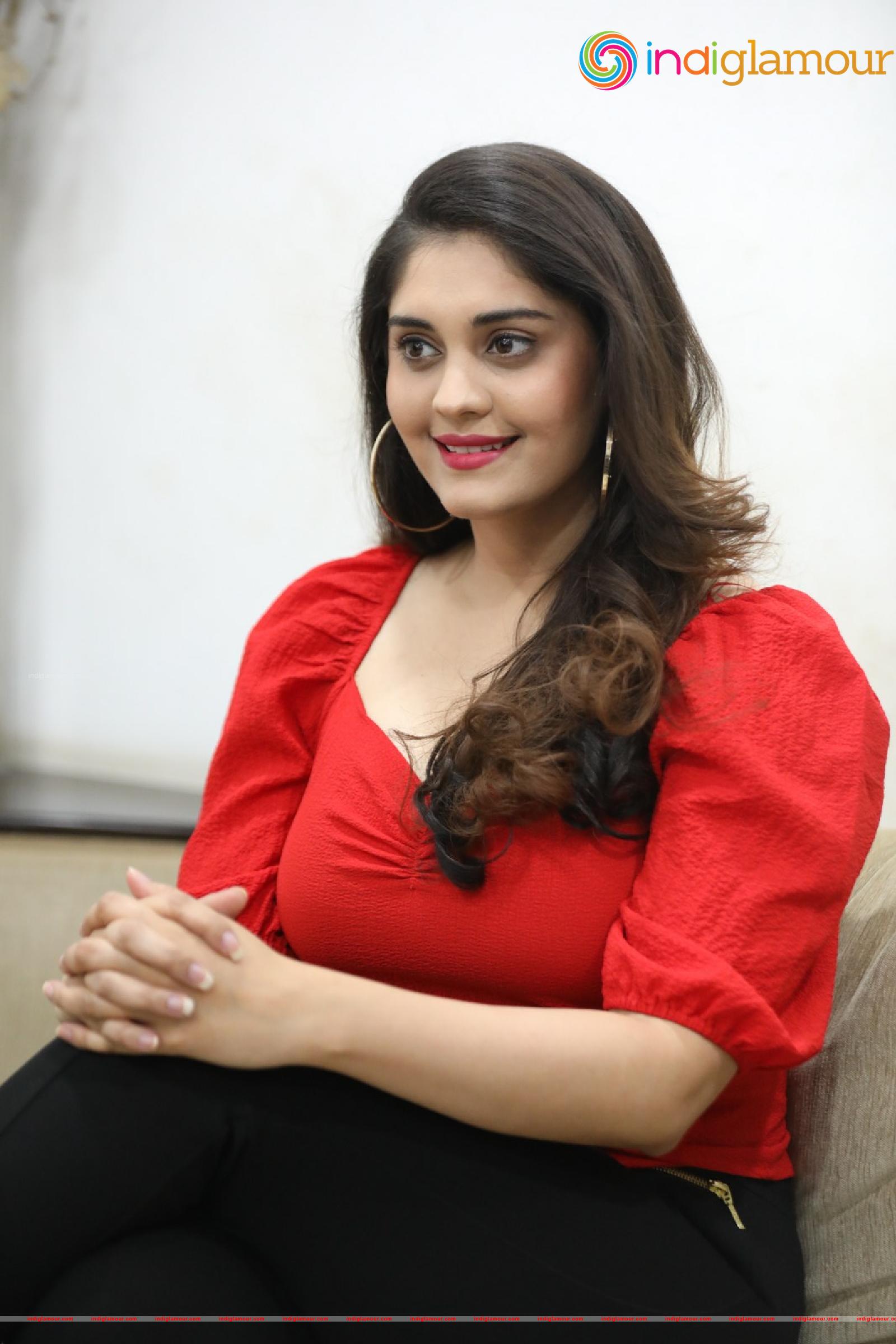 Surabhi Actress hd photo