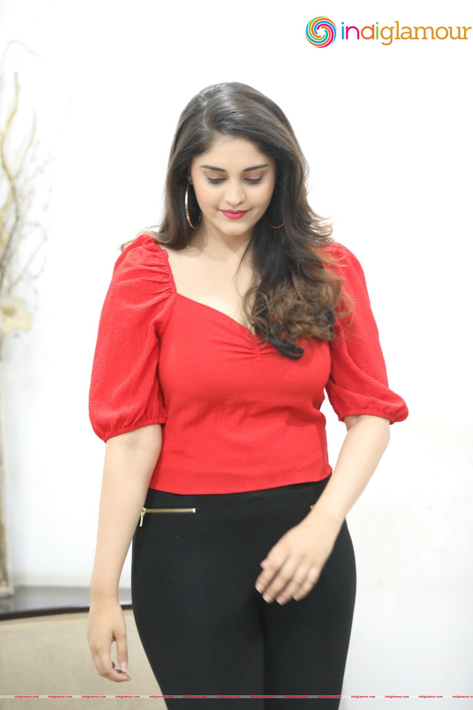 Surabhi Actress hd photo