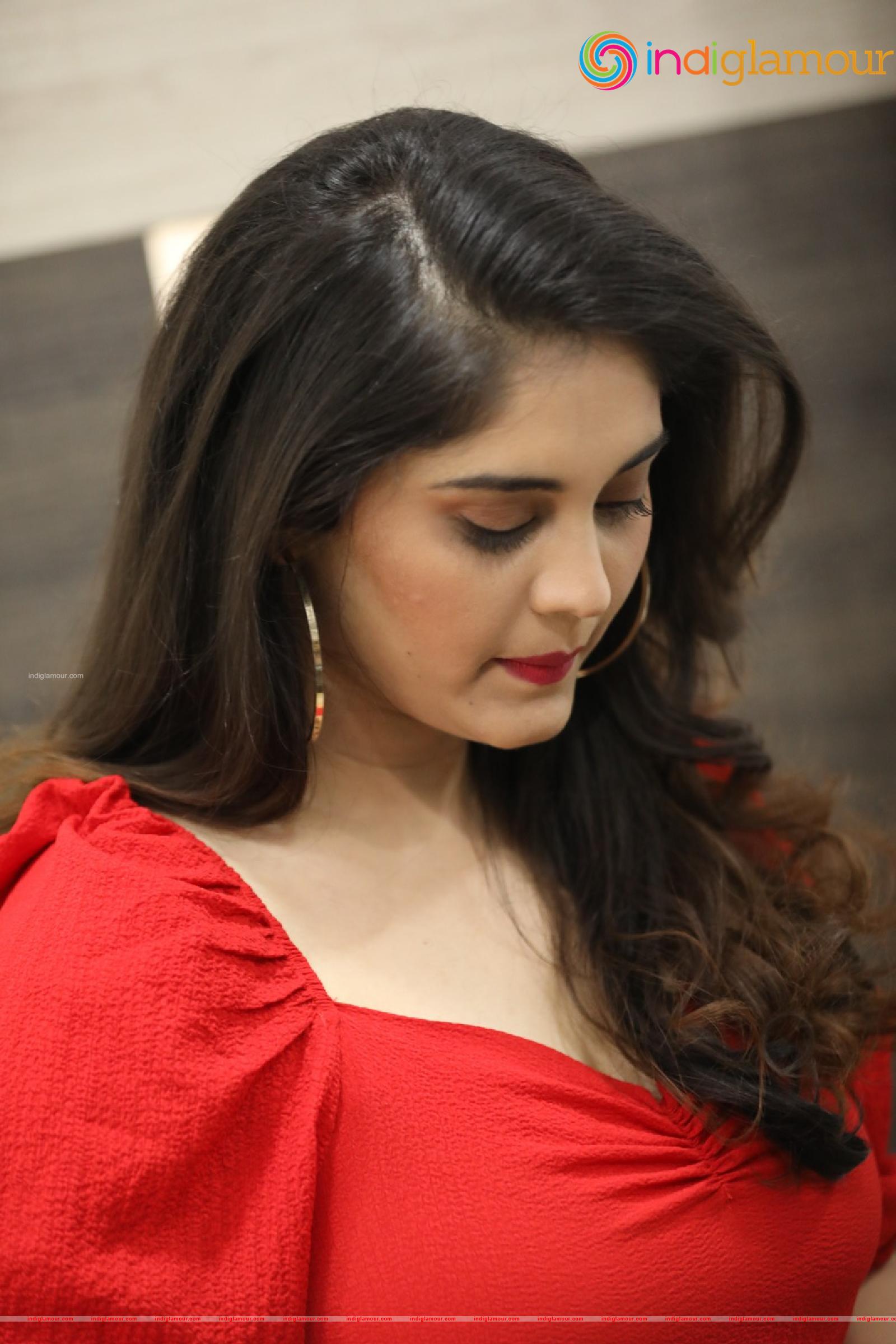 Surabhi Actress hd photo