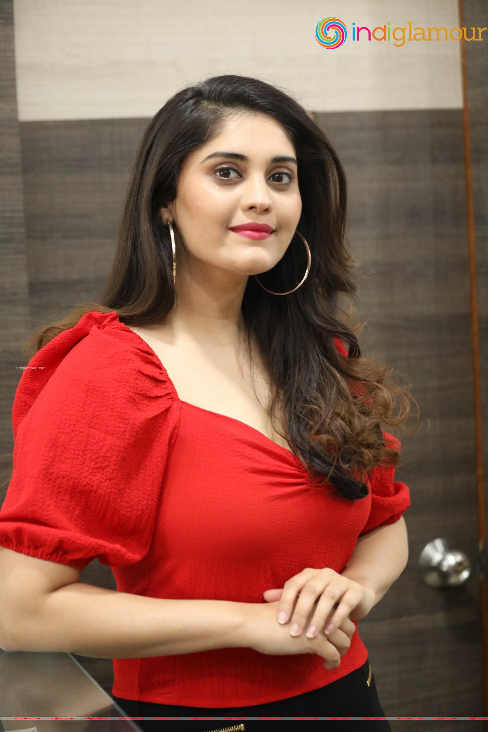Surabhi Actress hd photo
